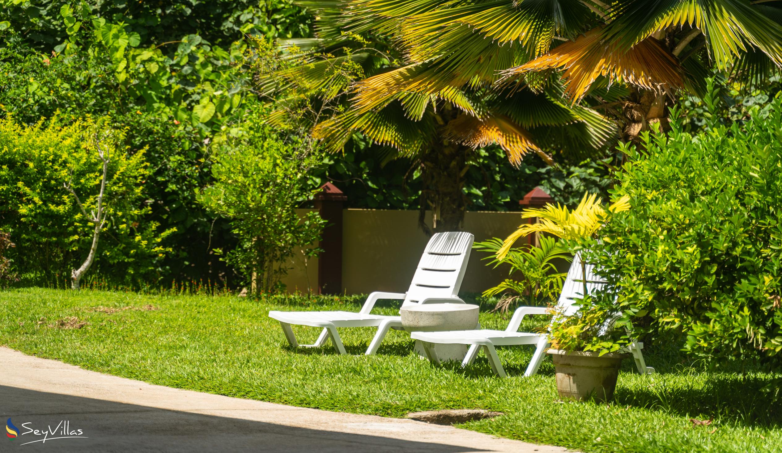 Photo 4: Zeph Self Catering - Outdoor area - Mahé (Seychelles)