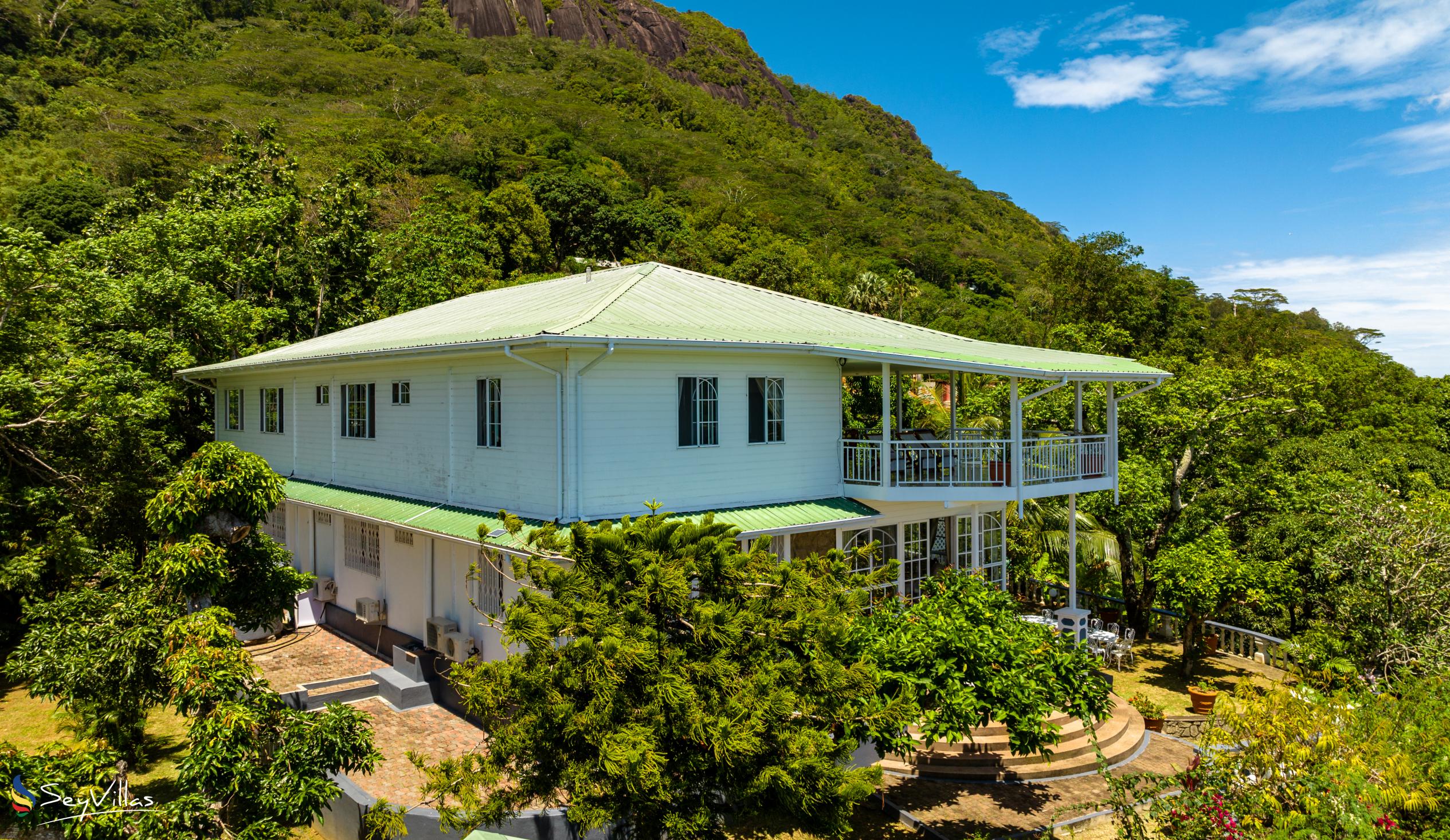 Photo 9: Beau Sejour Hotel - Outdoor area - Mahé (Seychelles)