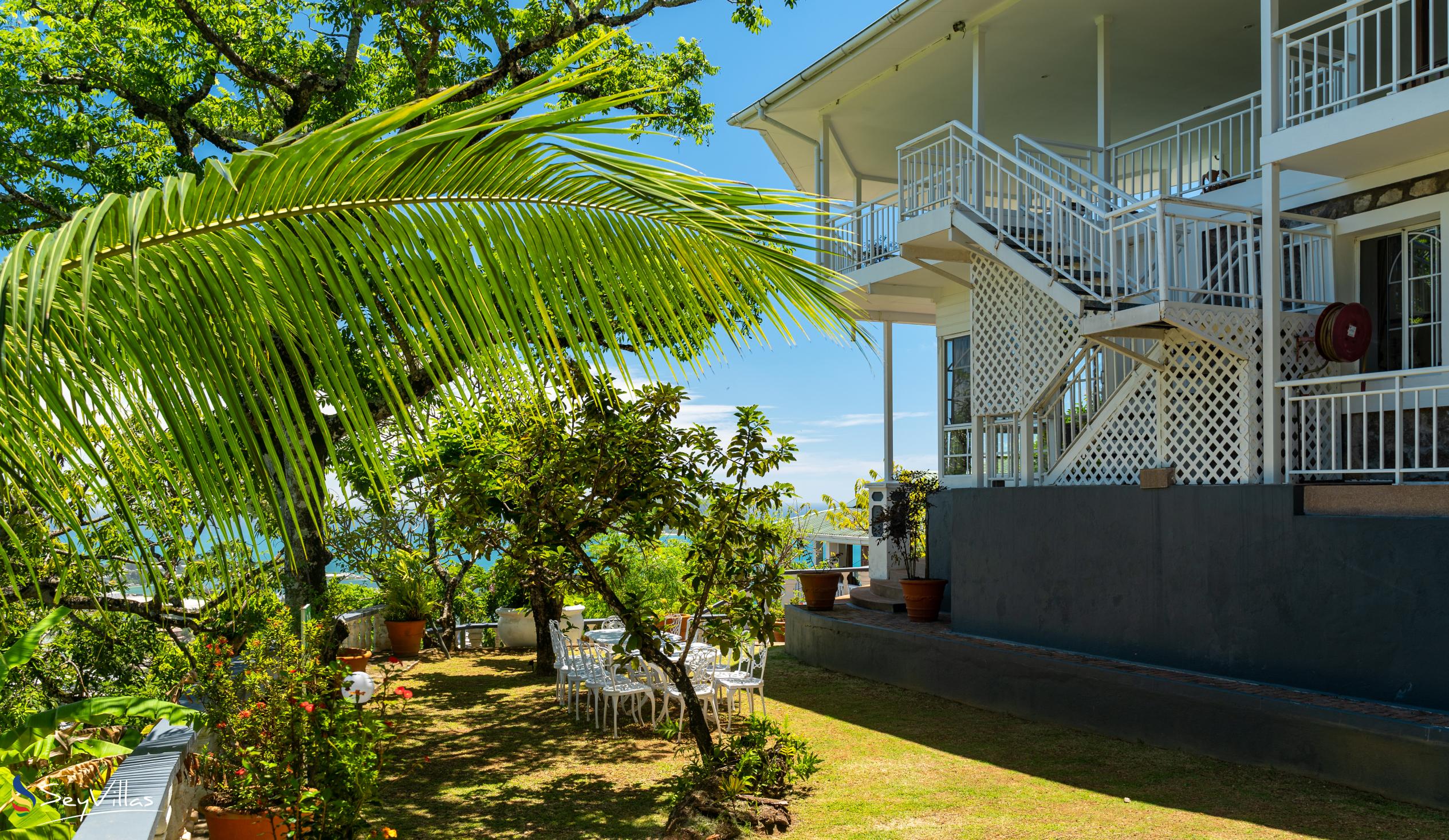 Photo 16: Beau Sejour Hotel - Outdoor area - Mahé (Seychelles)