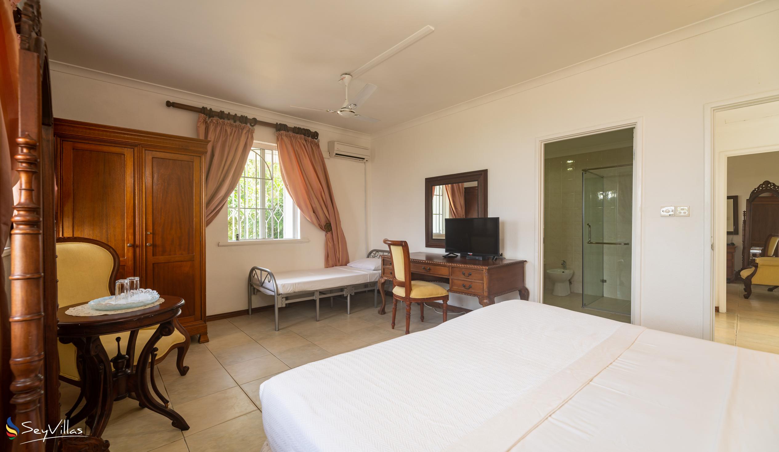 Foto 50: Beau Sejour Hotel - Standard Zimmer - Mahé (Seychellen)