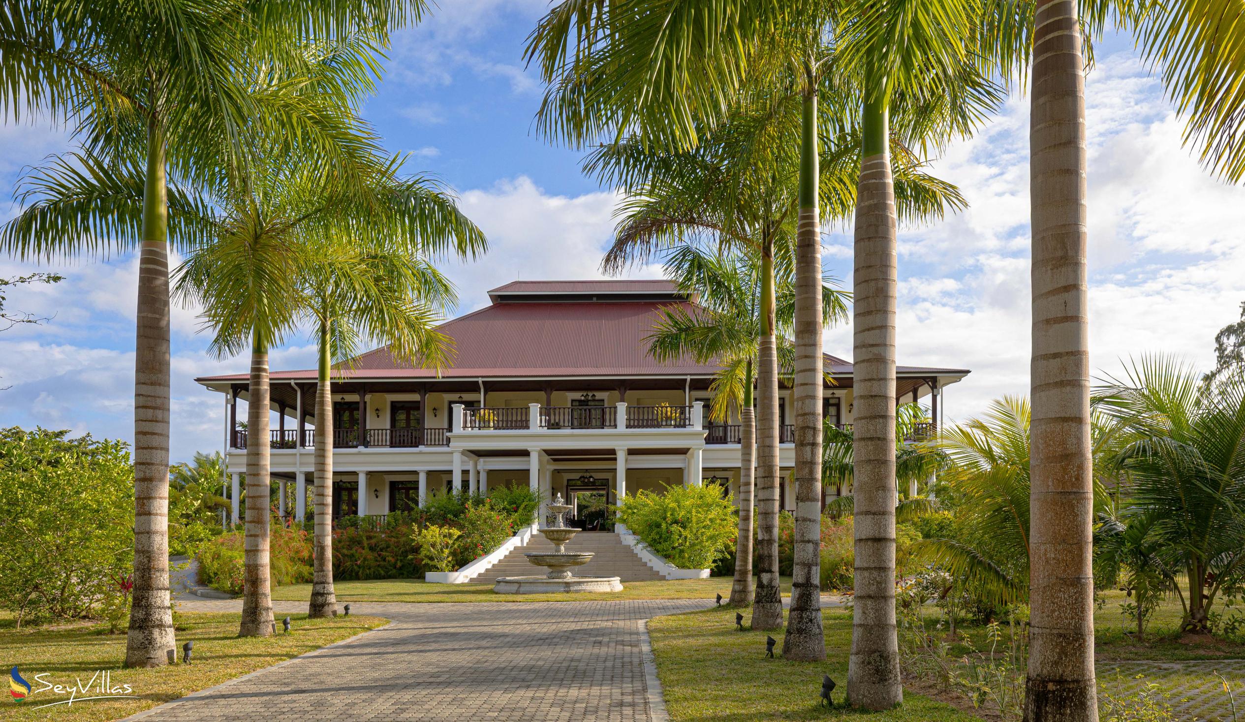 Photo 1: La Cigale Estate - Outdoor area - Praslin (Seychelles)