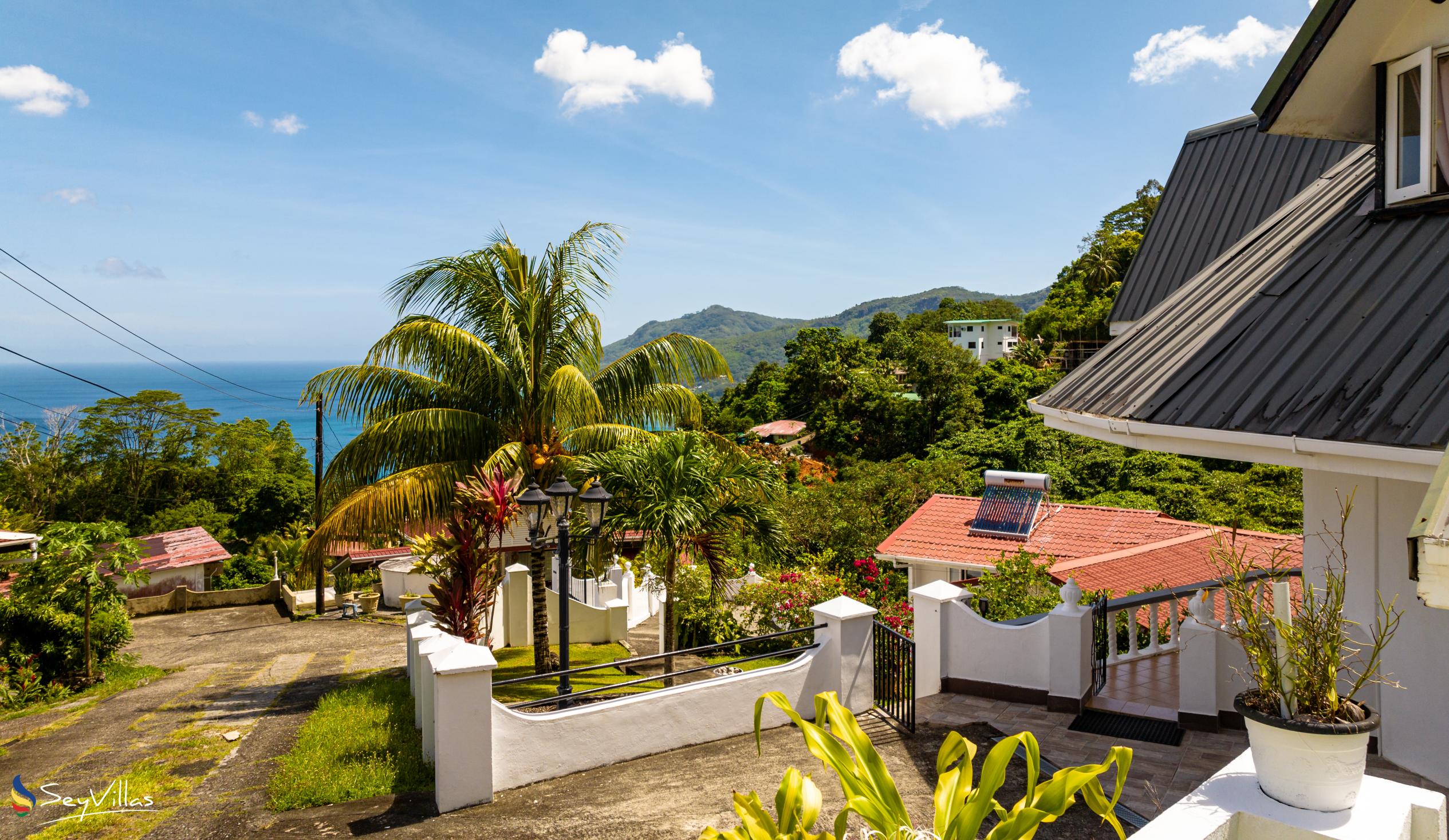 Photo 3: Casuarina Hill Villa - Outdoor area - Mahé (Seychelles)