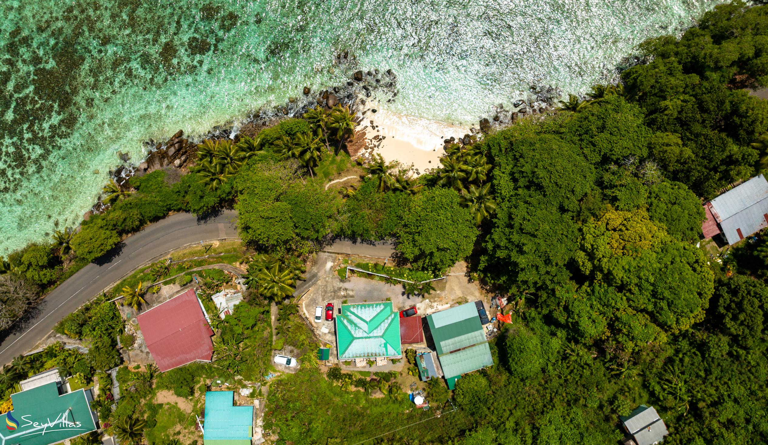 Photo 13: Will's Apartments - Outdoor area - Mahé (Seychelles)