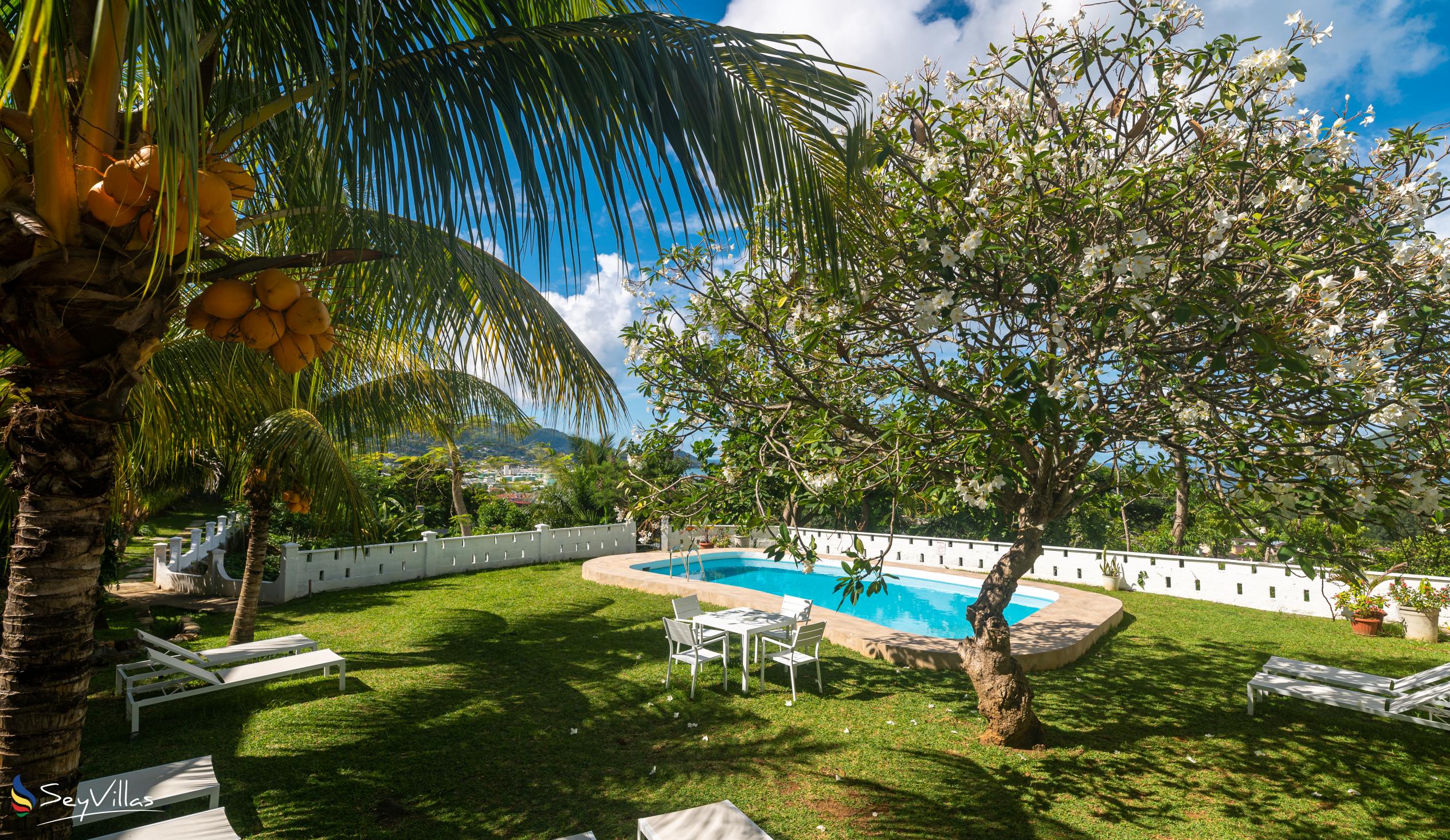 Foto 17: Naturalis Oceanview Residences - Aussenbereich - Mahé (Seychellen)