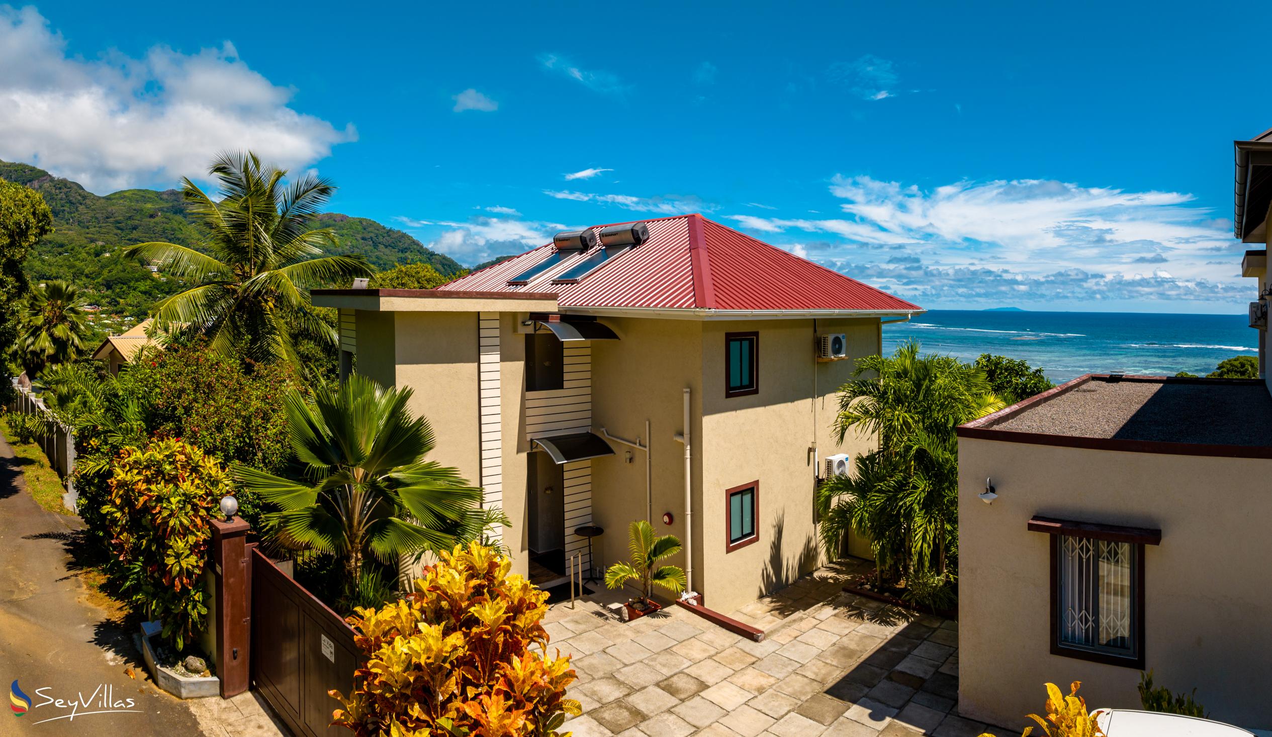 Photo 3: La Vida Selfcatering Apartments - Outdoor area - Mahé (Seychelles)