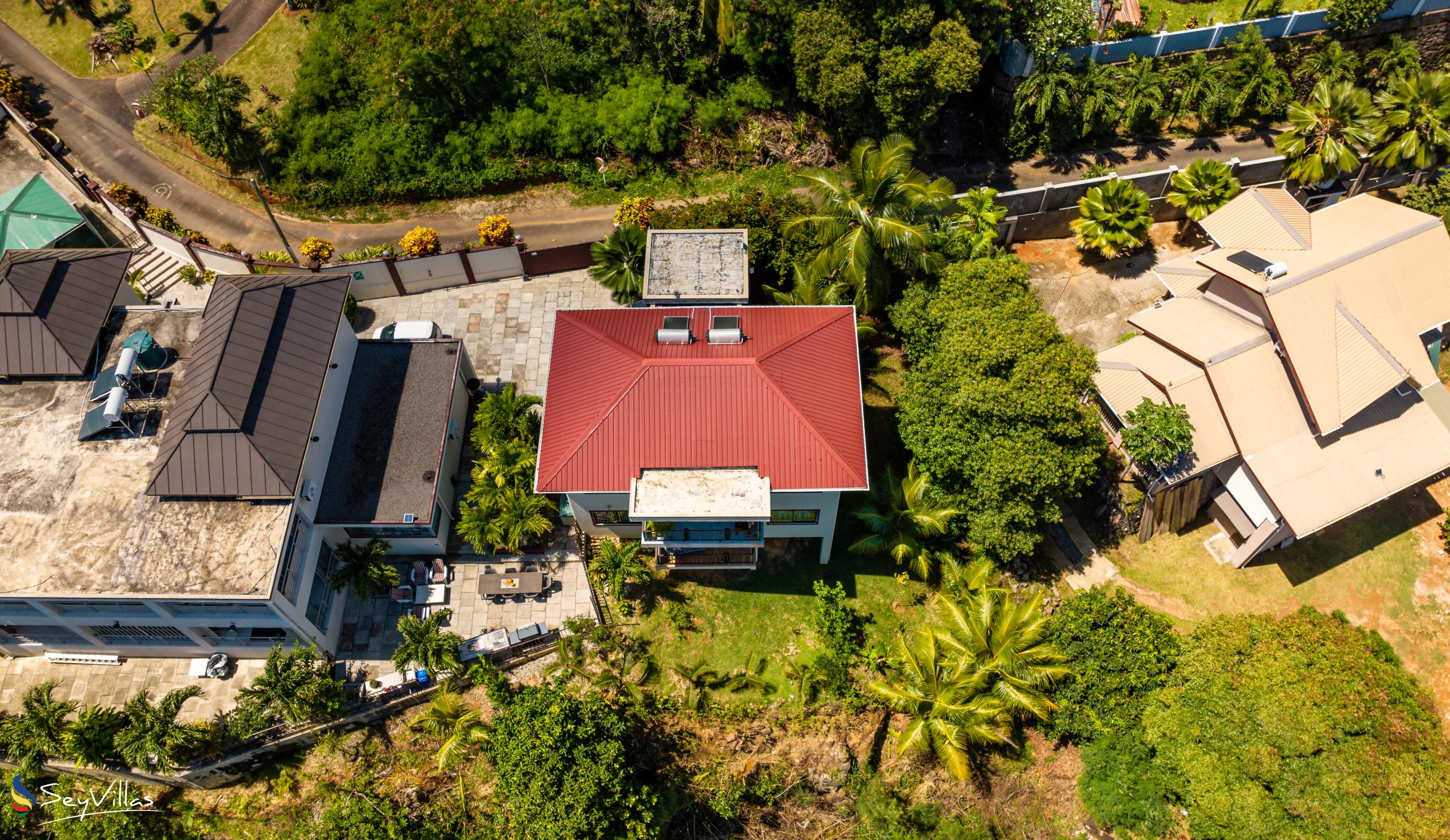Photo 8: La Vida Selfcatering Apartments - Outdoor area - Mahé (Seychelles)