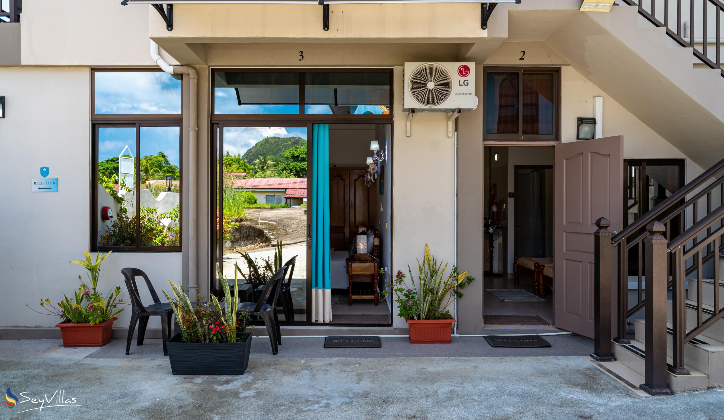 Foto 13: Azia's Apartments - Aussenbereich - Mahé (Seychellen)