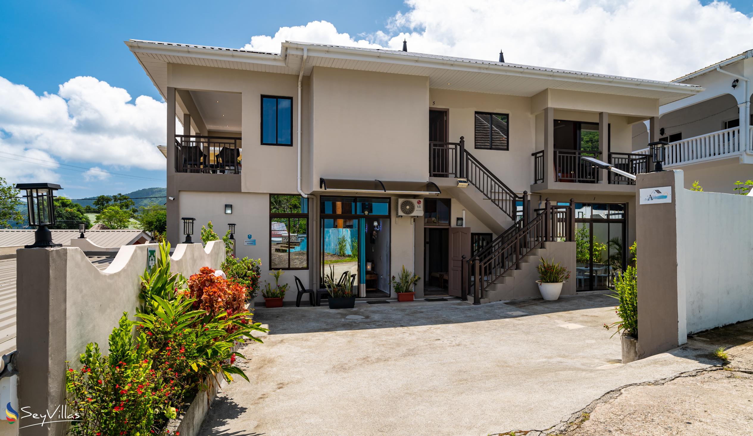 Foto 10: Azia's Apartments - Aussenbereich - Mahé (Seychellen)