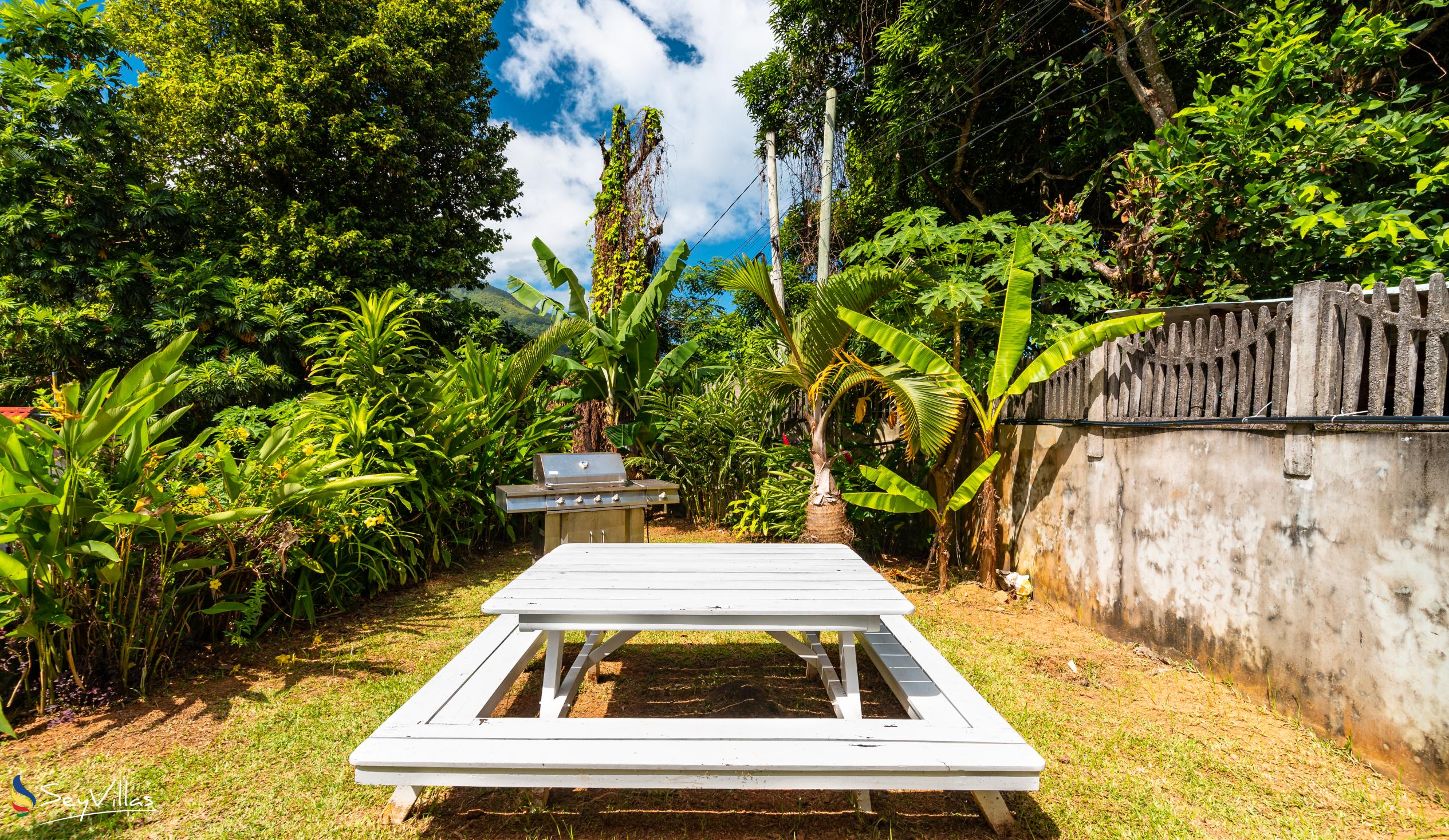 Photo 6: Riverside Residence - Outdoor area - Mahé (Seychelles)
