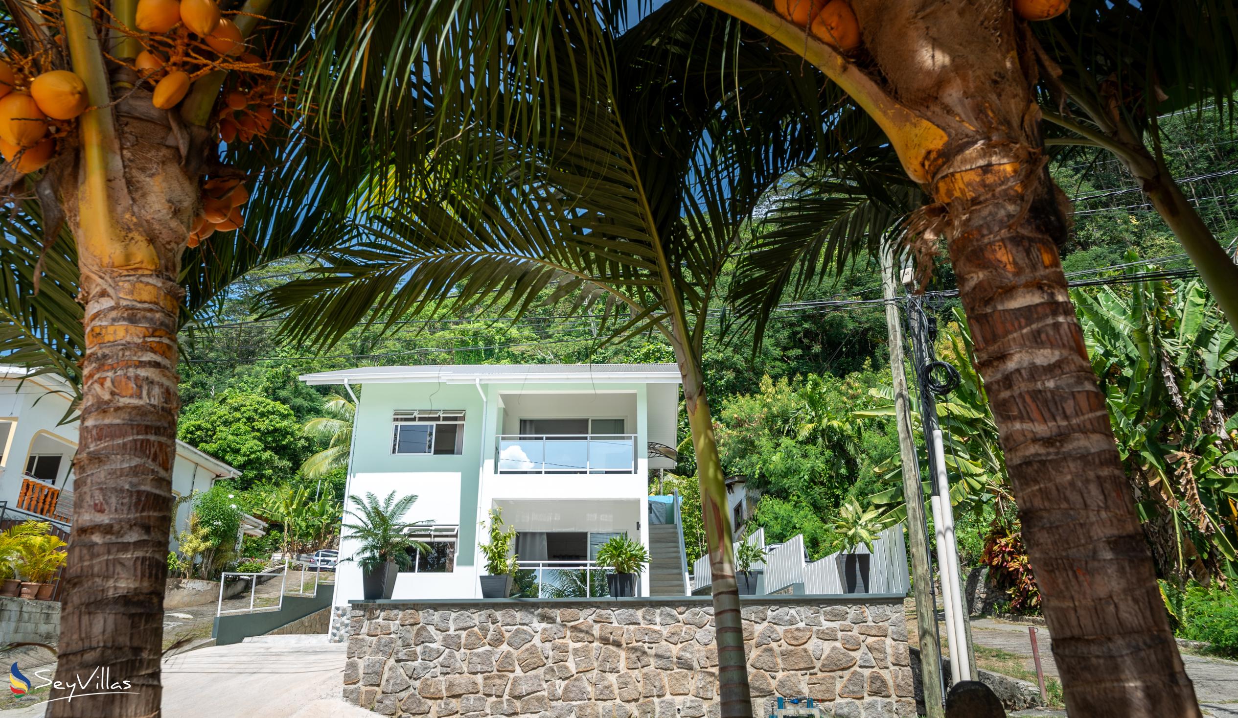 Photo 4: TES Self Catering - Outdoor area - Mahé (Seychelles)