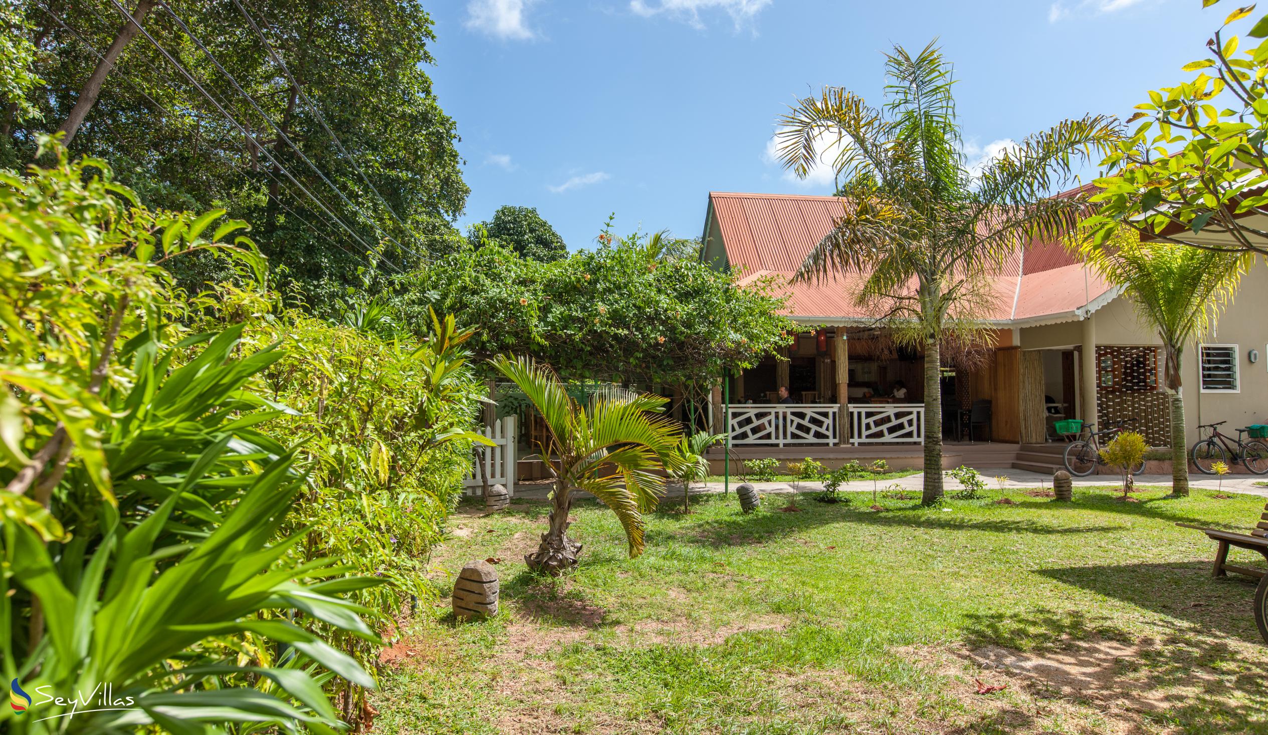 Photo 3: Villa Authentique - Outdoor area - La Digue (Seychelles)