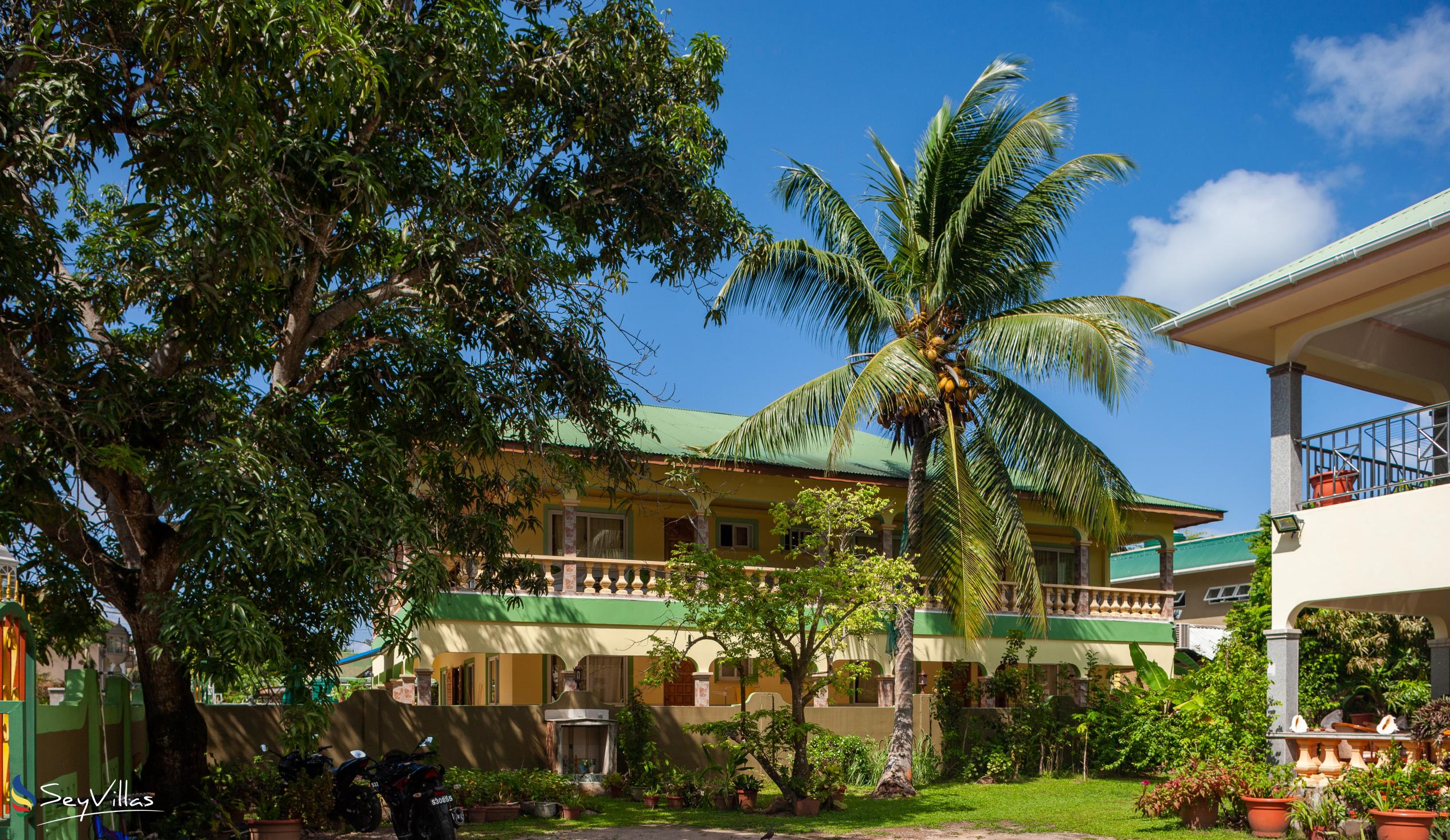 Photo 31: Villa Bananier - Outdoor area - Praslin (Seychelles)