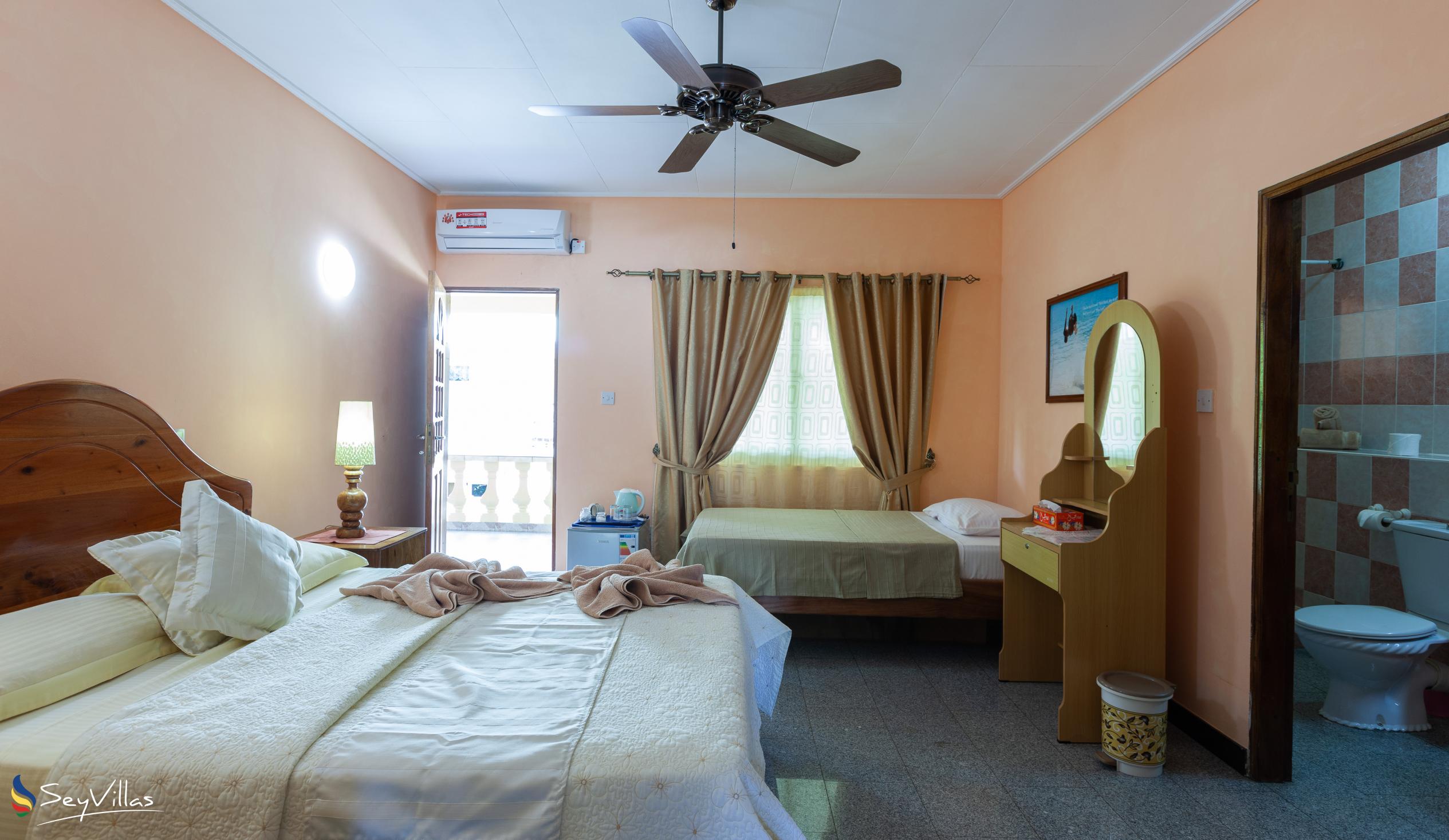Photo 78: Villa Bananier - Family Room - Praslin (Seychelles)