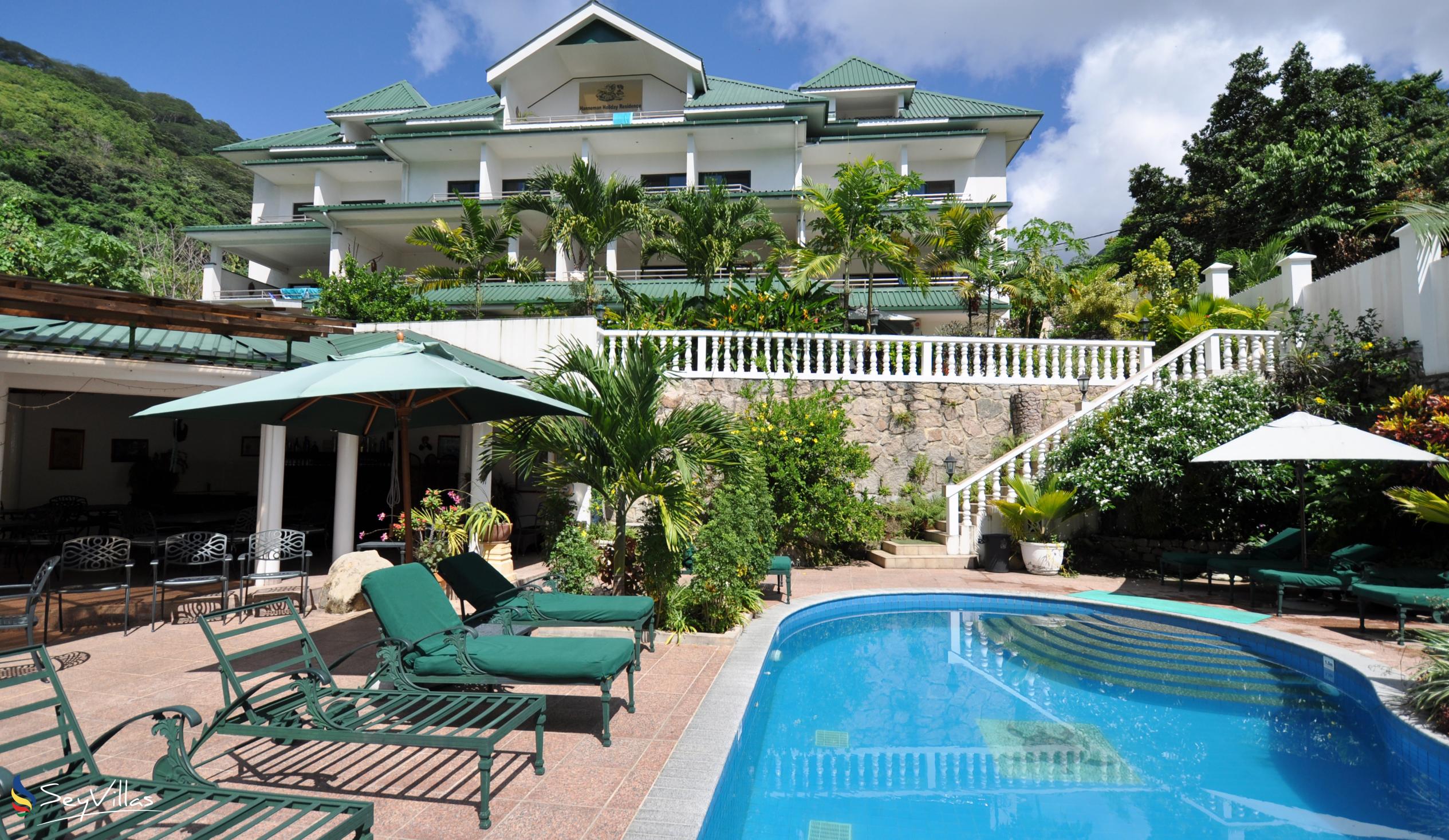 Foto 2: Hanneman Holiday Residence - Aussenbereich - Mahé (Seychellen)