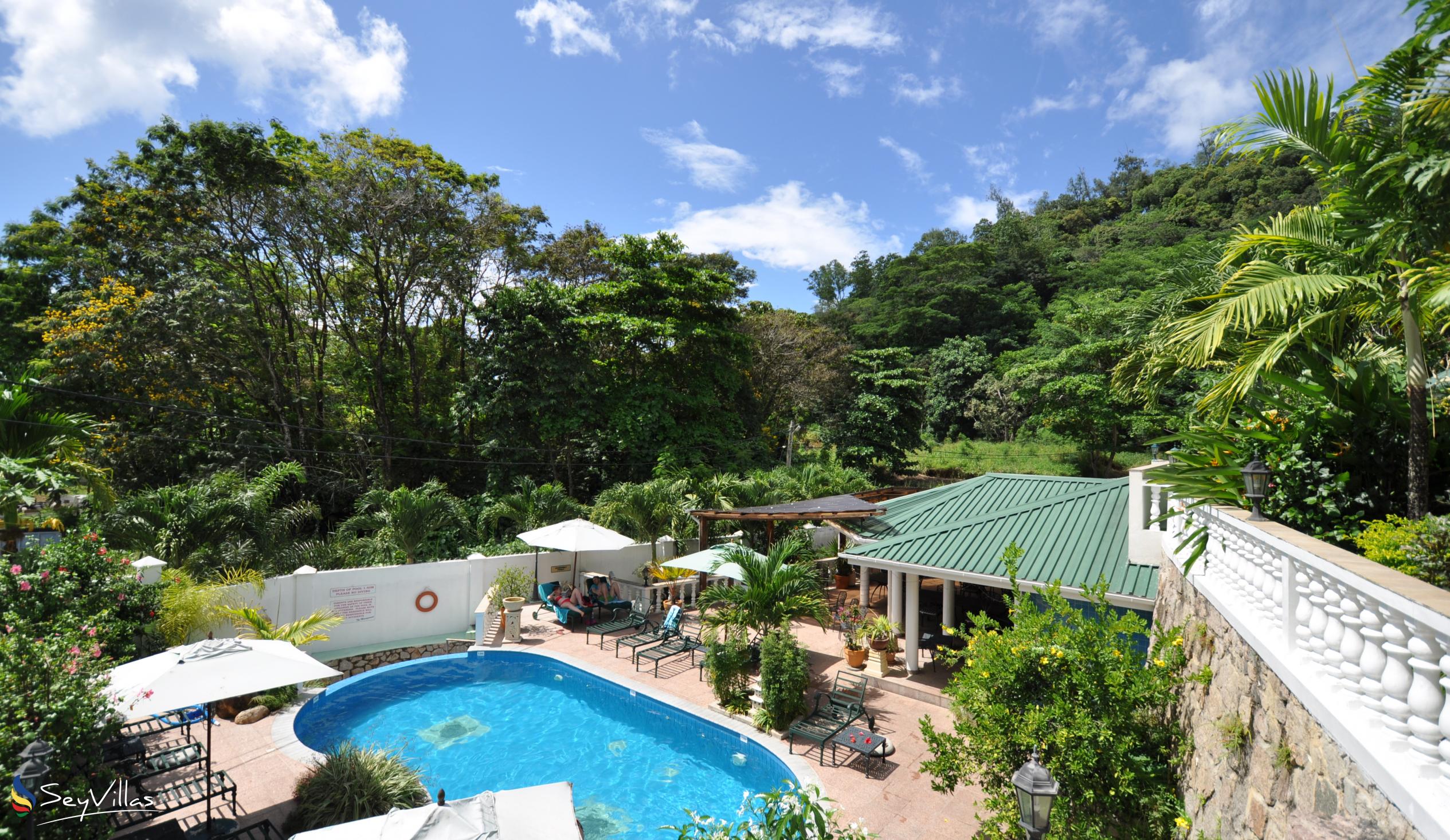 Foto 6: Hanneman Holiday Residence - Aussenbereich - Mahé (Seychellen)