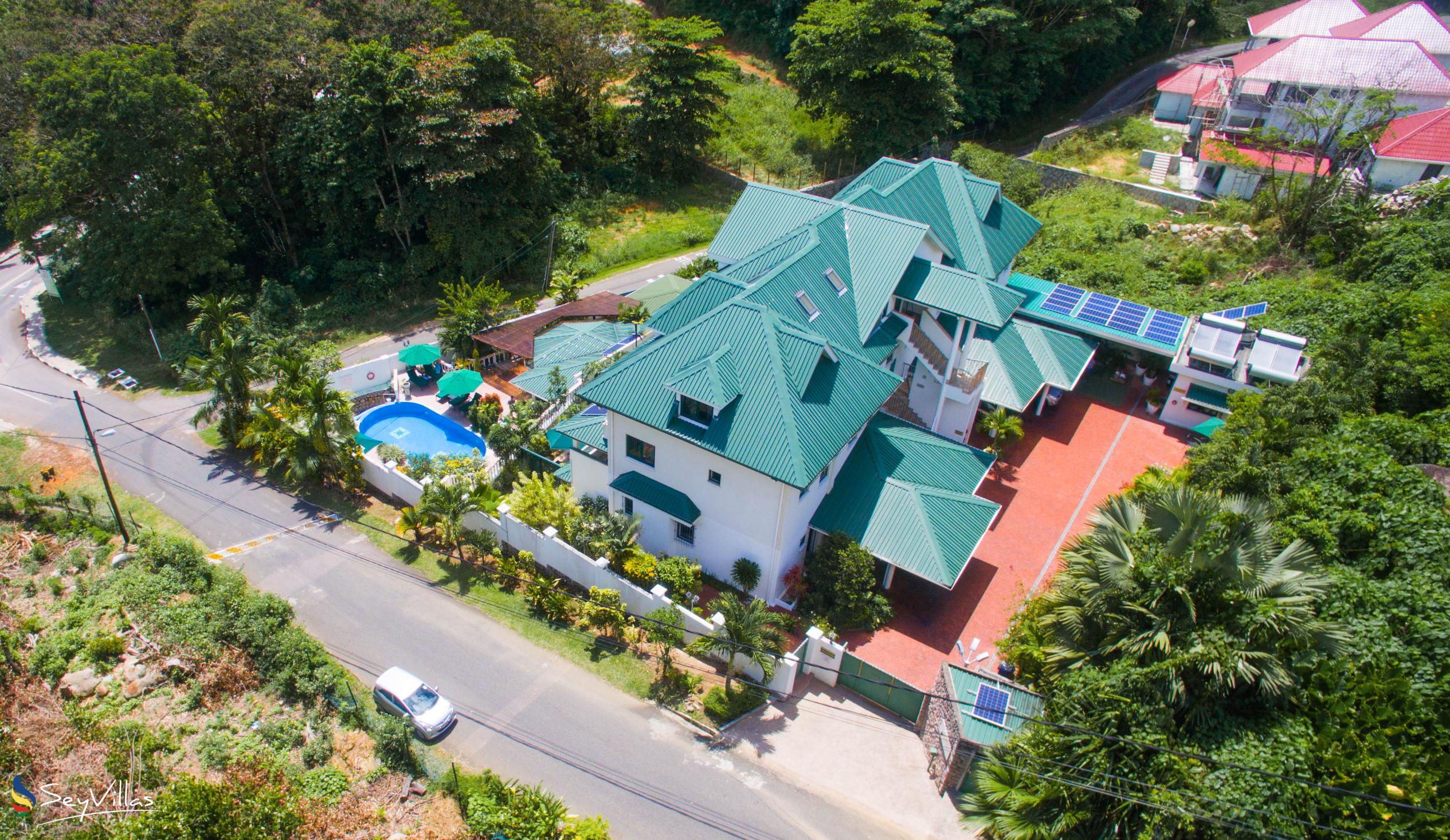 Foto 10: Hanneman Holiday Residence - Aussenbereich - Mahé (Seychellen)