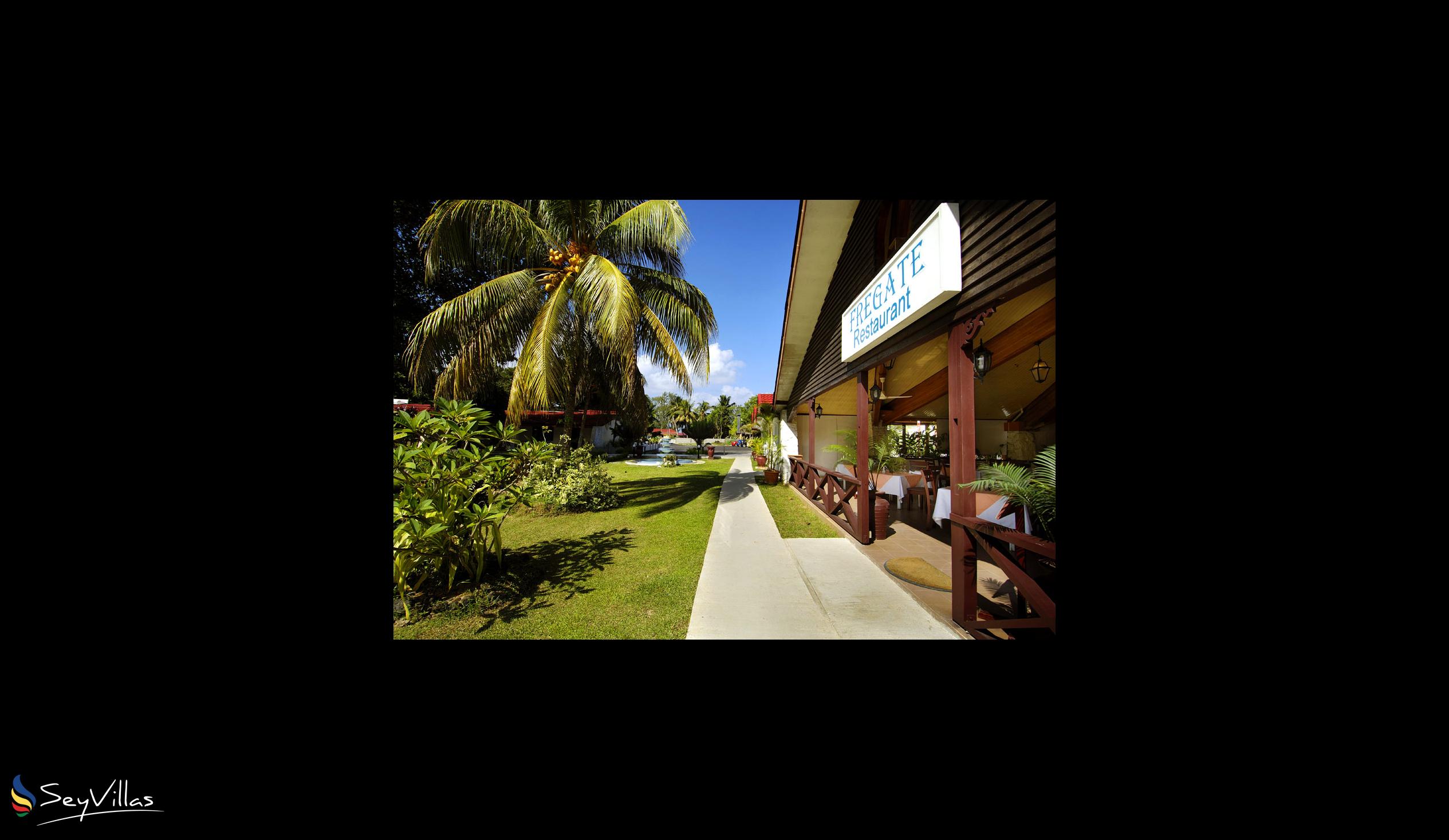 Photo 10: Berjaya Praslin Resort - Outdoor area - Praslin (Seychelles)