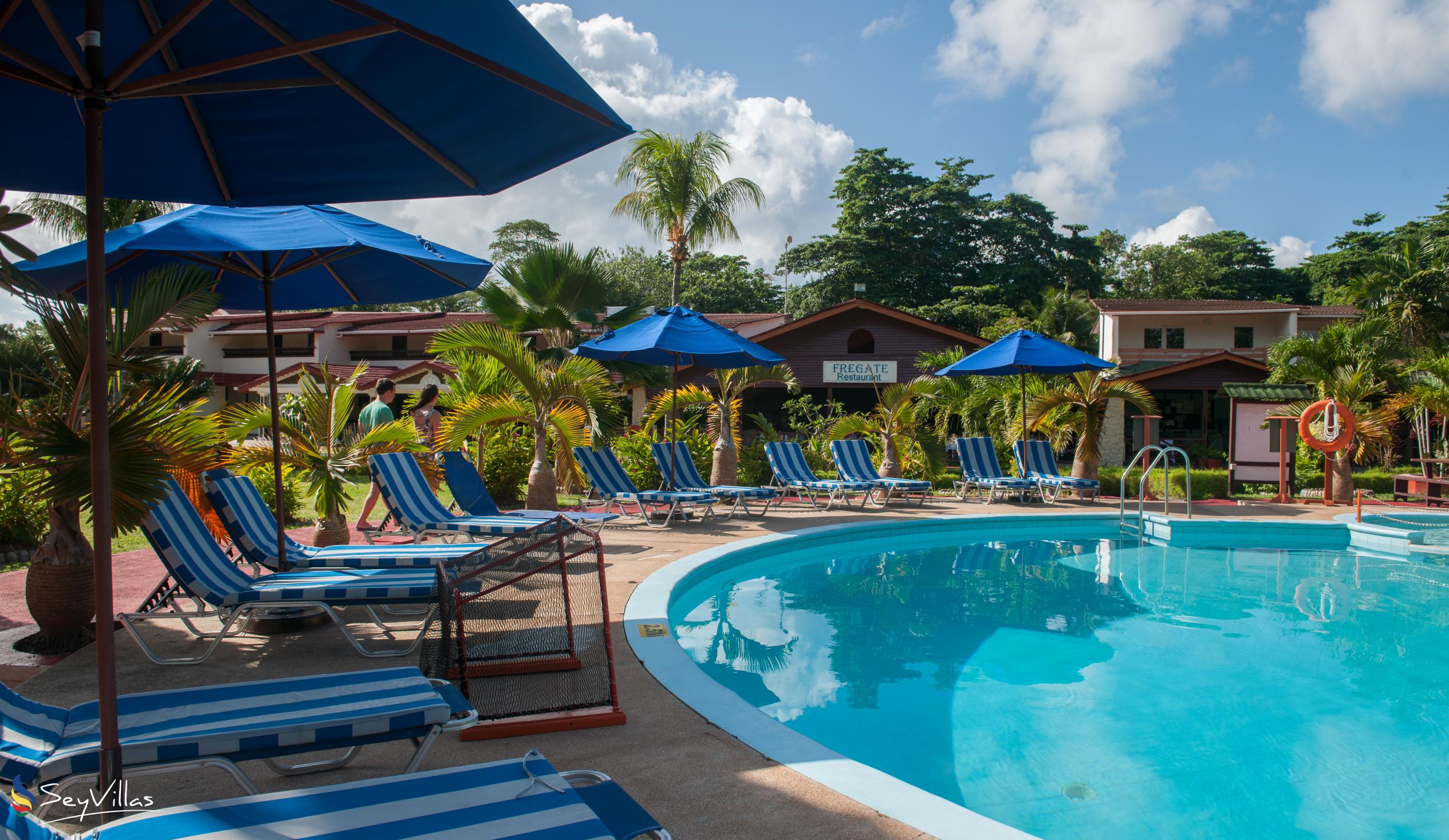Photo 4: Berjaya Praslin Resort - Outdoor area - Praslin (Seychelles)