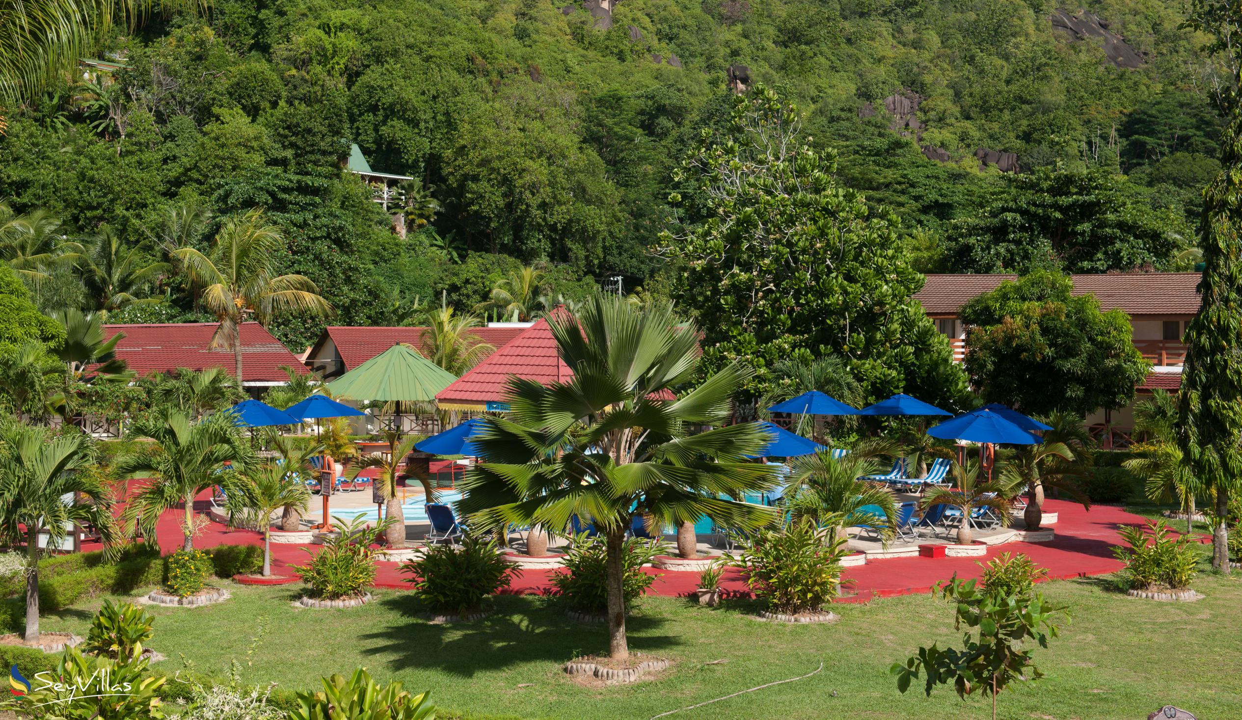 Foto 1: Berjaya Praslin Resort - Aussenbereich - Praslin (Seychellen)