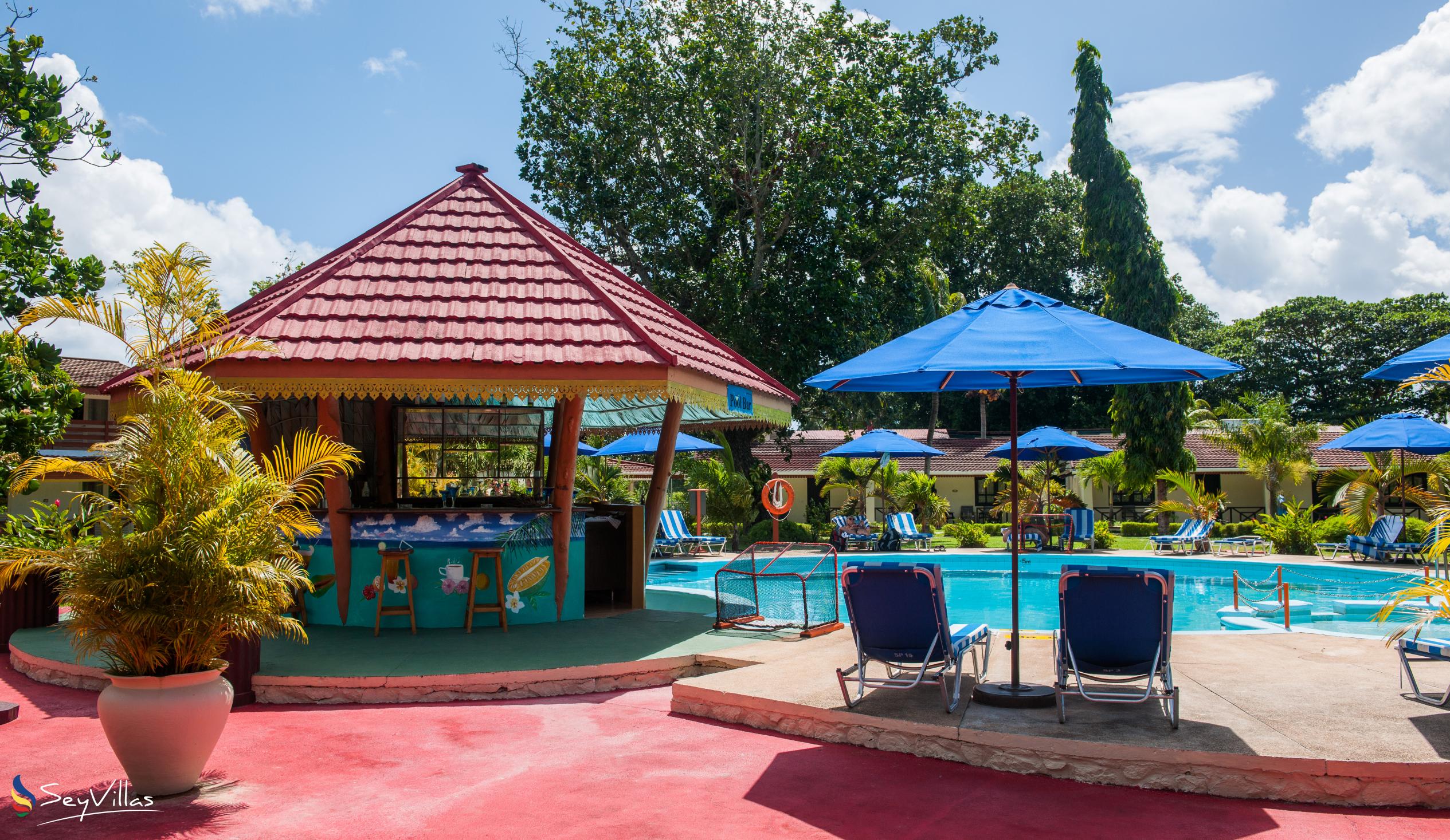 Foto 5: Berjaya Praslin Resort - Aussenbereich - Praslin (Seychellen)