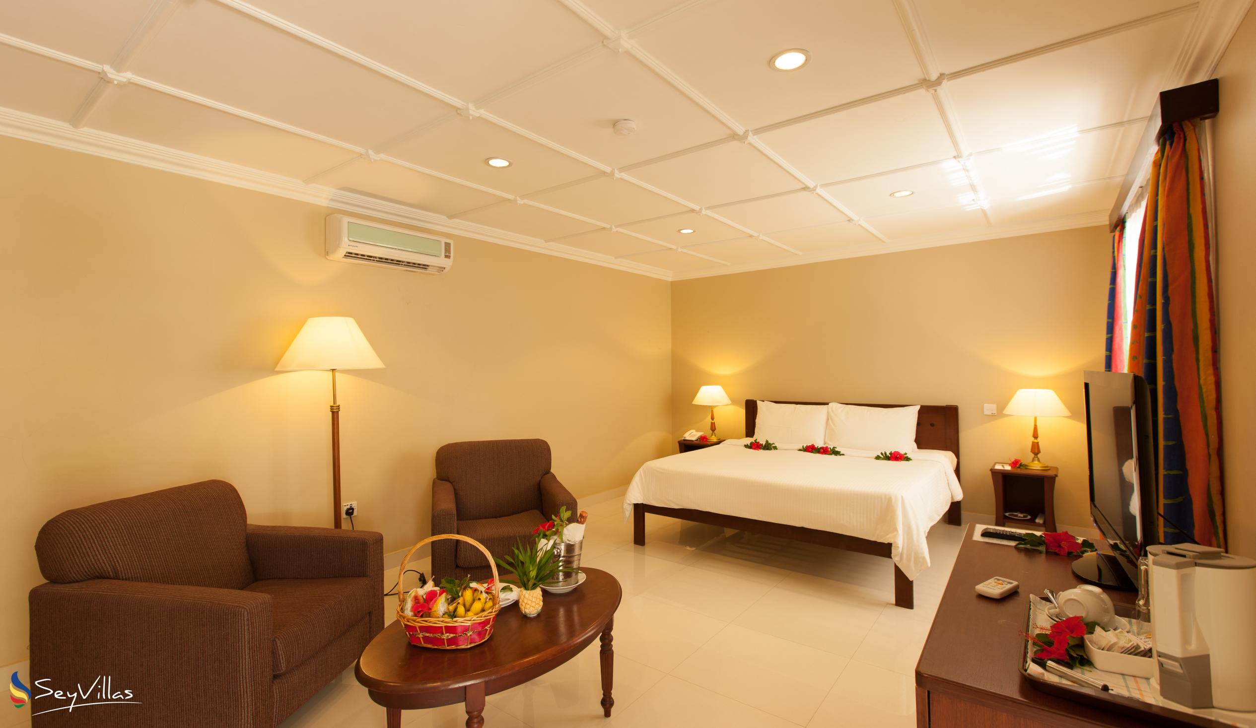 Foto 33: Berjaya Praslin Resort - Deluxe Zimmer - Praslin (Seychellen)