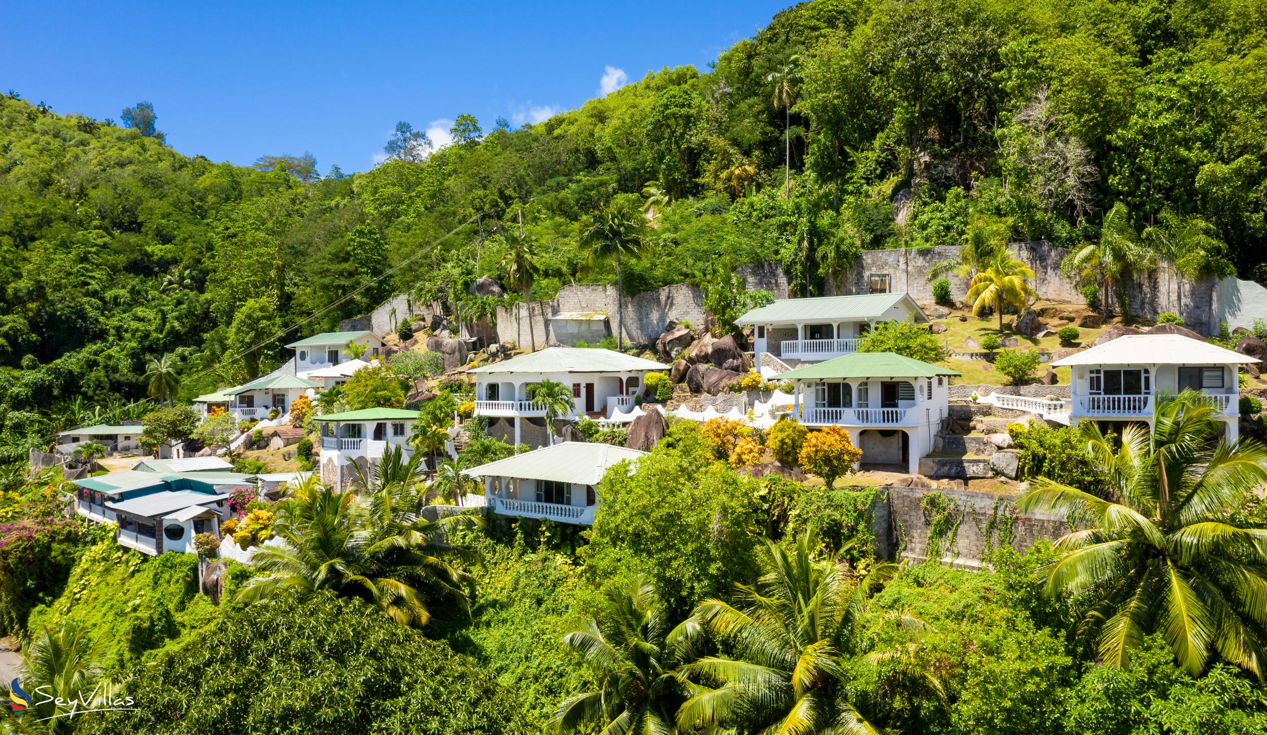 Photo 1: Lazare Picault Hotel - Outdoor area - Mahé (Seychelles)