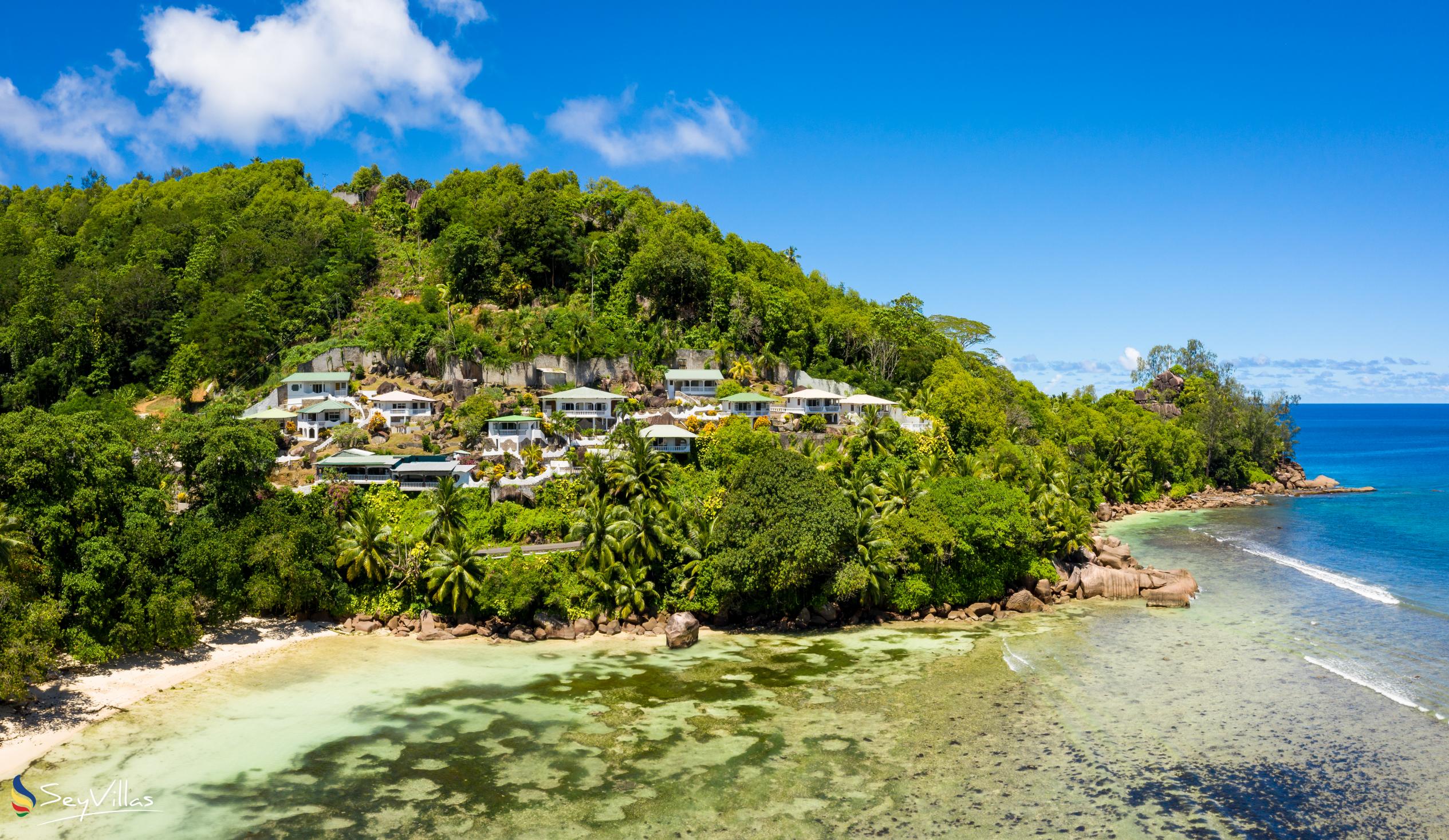 Photo 4: Lazare Picault Hotel - Outdoor area - Mahé (Seychelles)