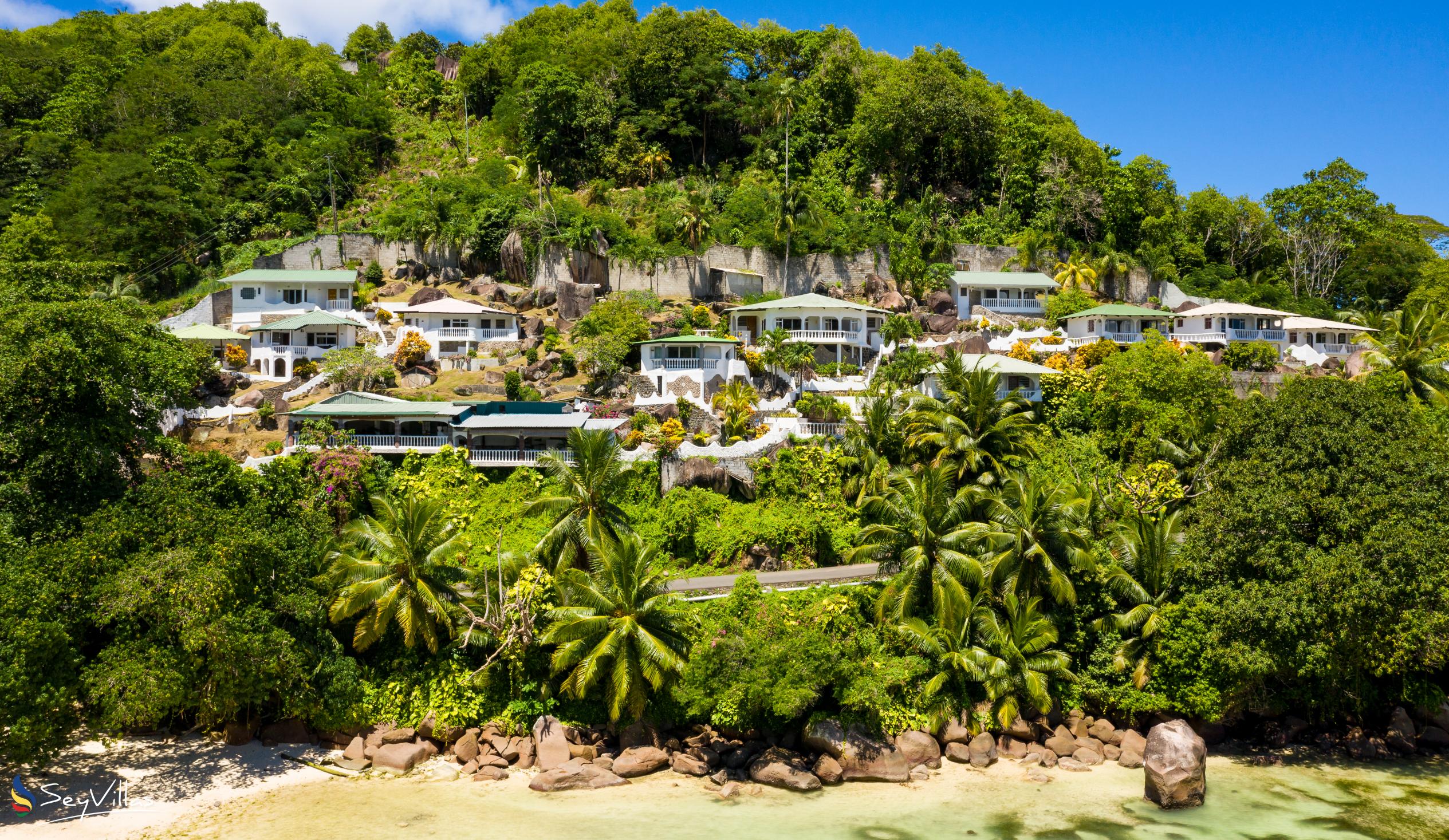 Photo 5: Lazare Picault Hotel - Outdoor area - Mahé (Seychelles)