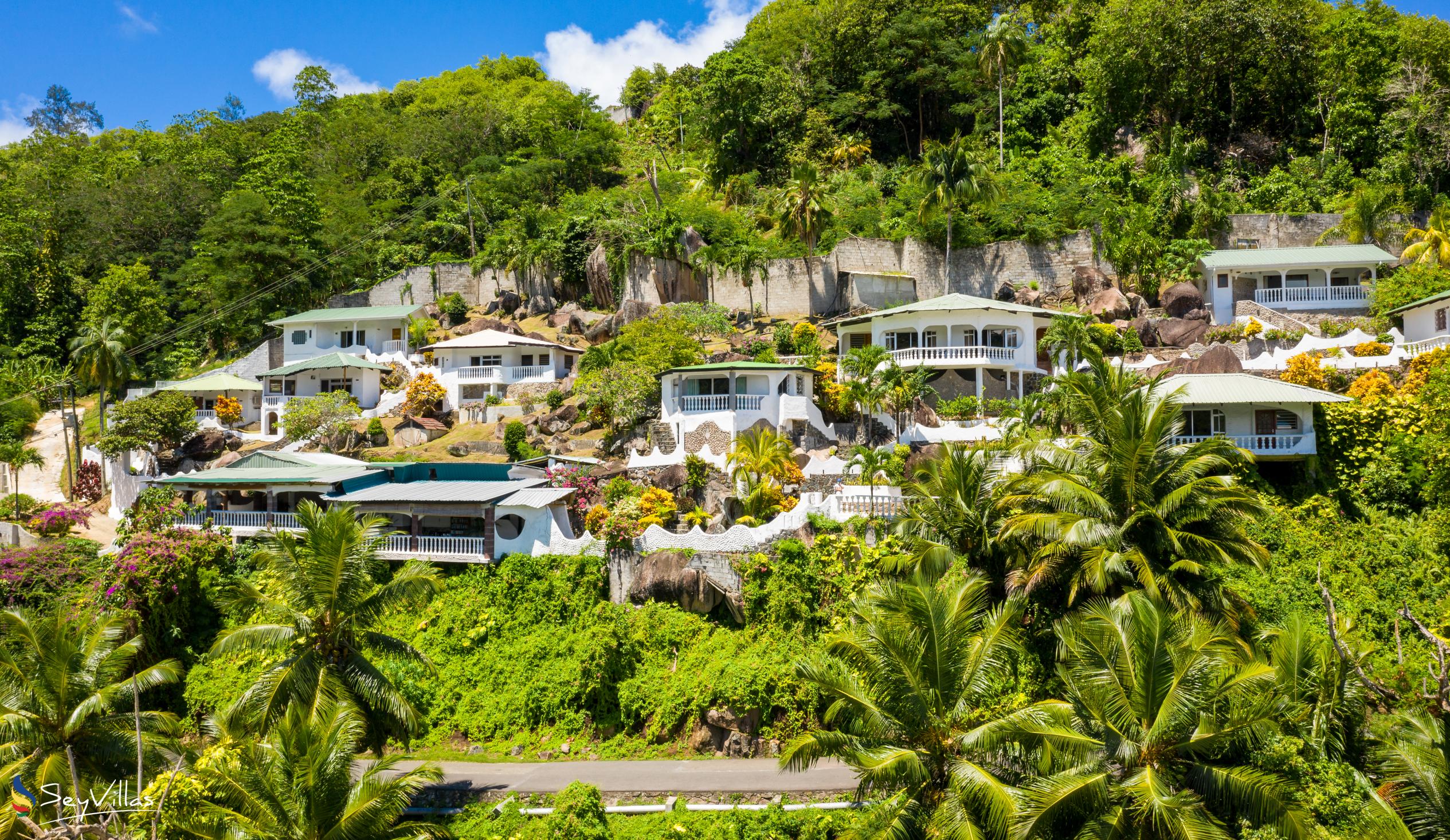 Photo 6: Lazare Picault Hotel - Outdoor area - Mahé (Seychelles)