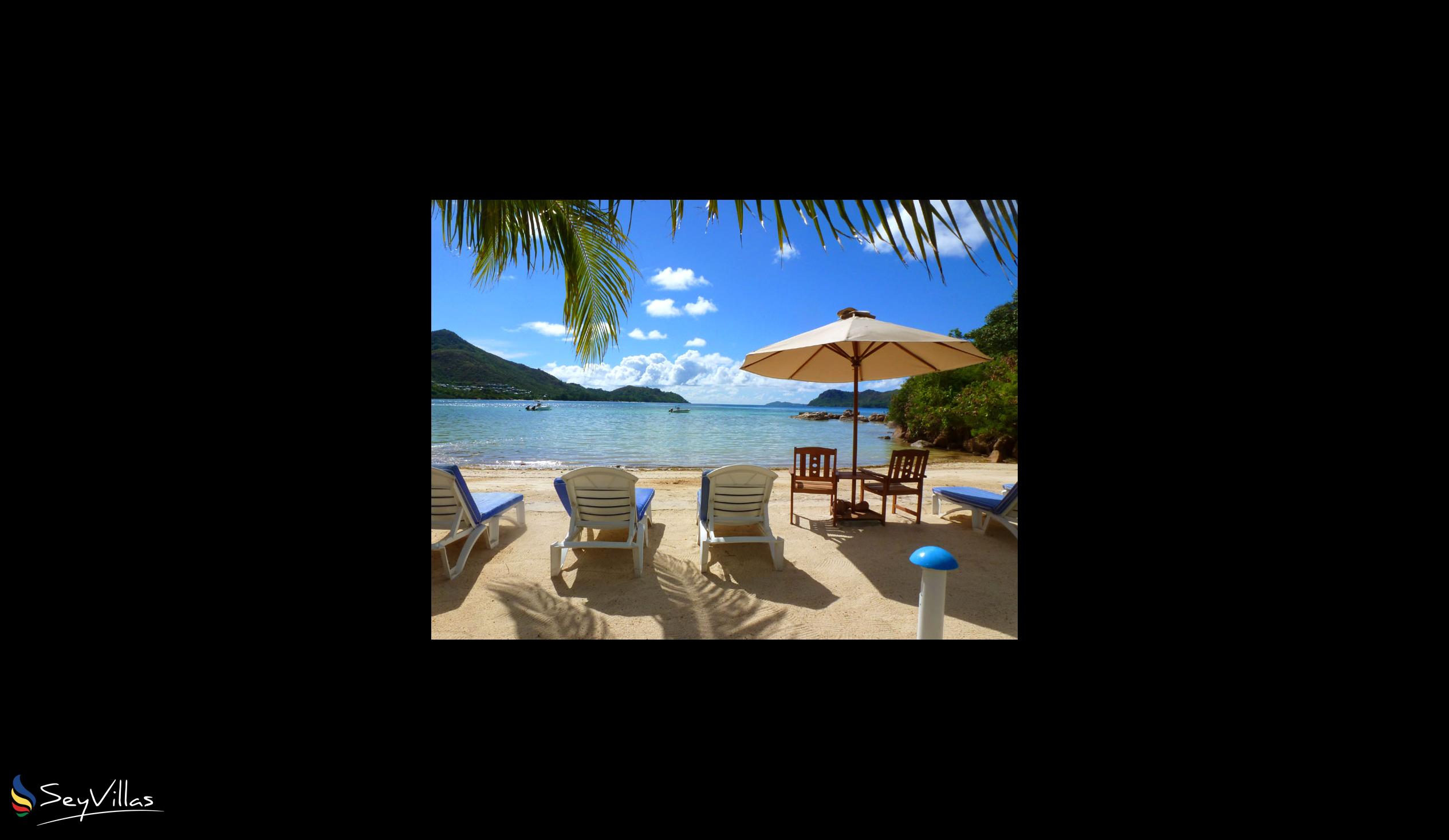 Photo 9: Sea View Lodge - Outdoor area - Praslin (Seychelles)