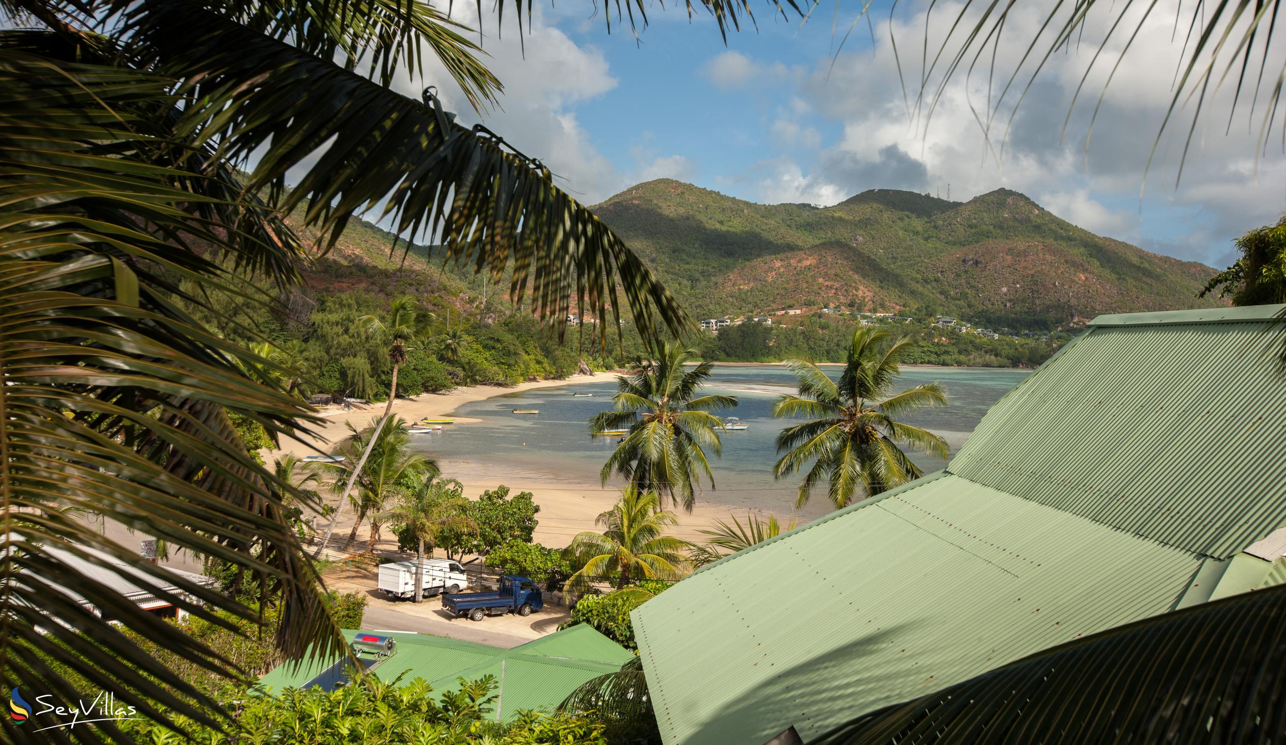 Photo 12: Sea View Lodge - Outdoor area - Praslin (Seychelles)