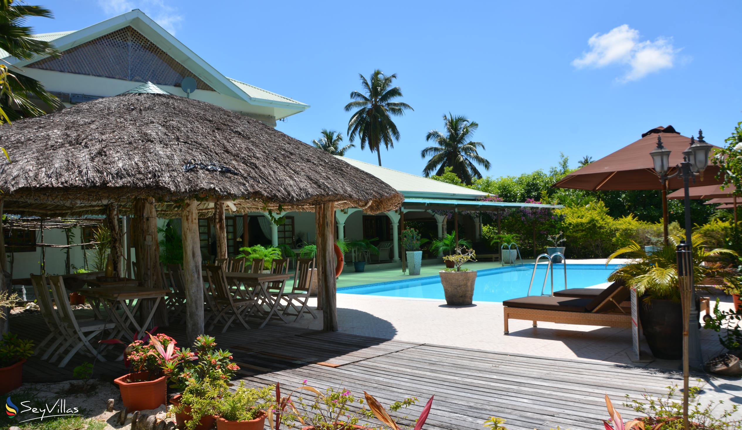 Photo 7: Villa de Cerf - Outdoor area - Cerf Island (Seychelles)