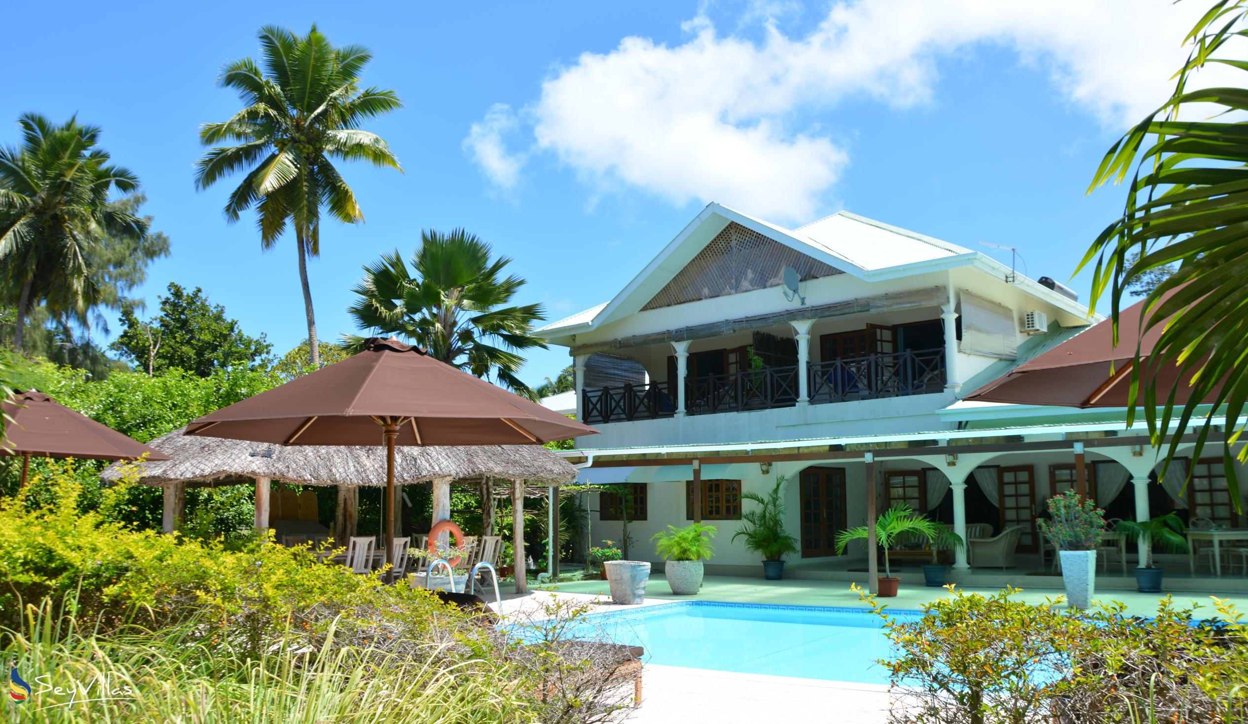Photo 1: Villa de Cerf - Outdoor area - Cerf Island (Seychelles)