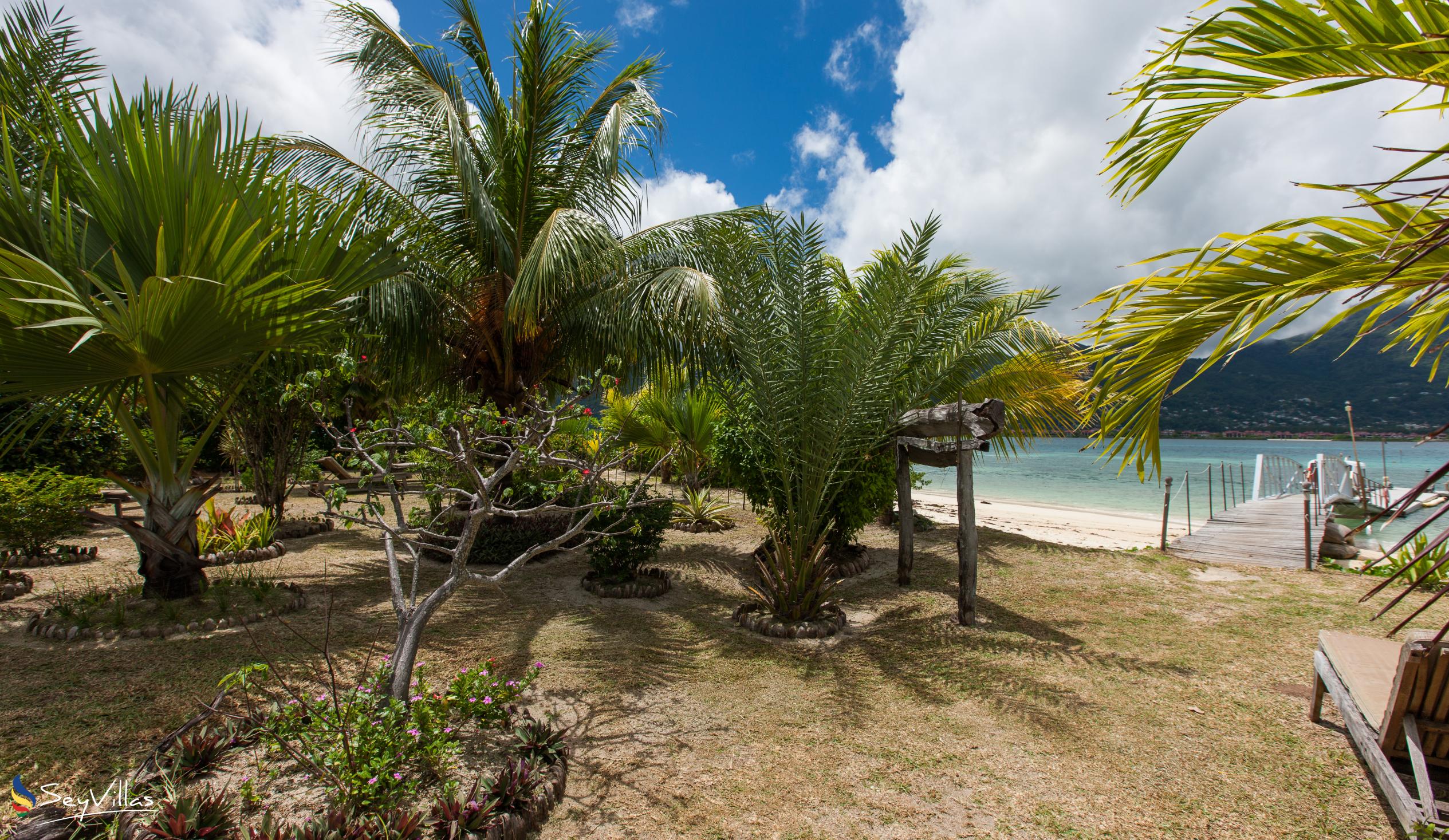 Photo 14: Villa de Cerf - Outdoor area - Cerf Island (Seychelles)