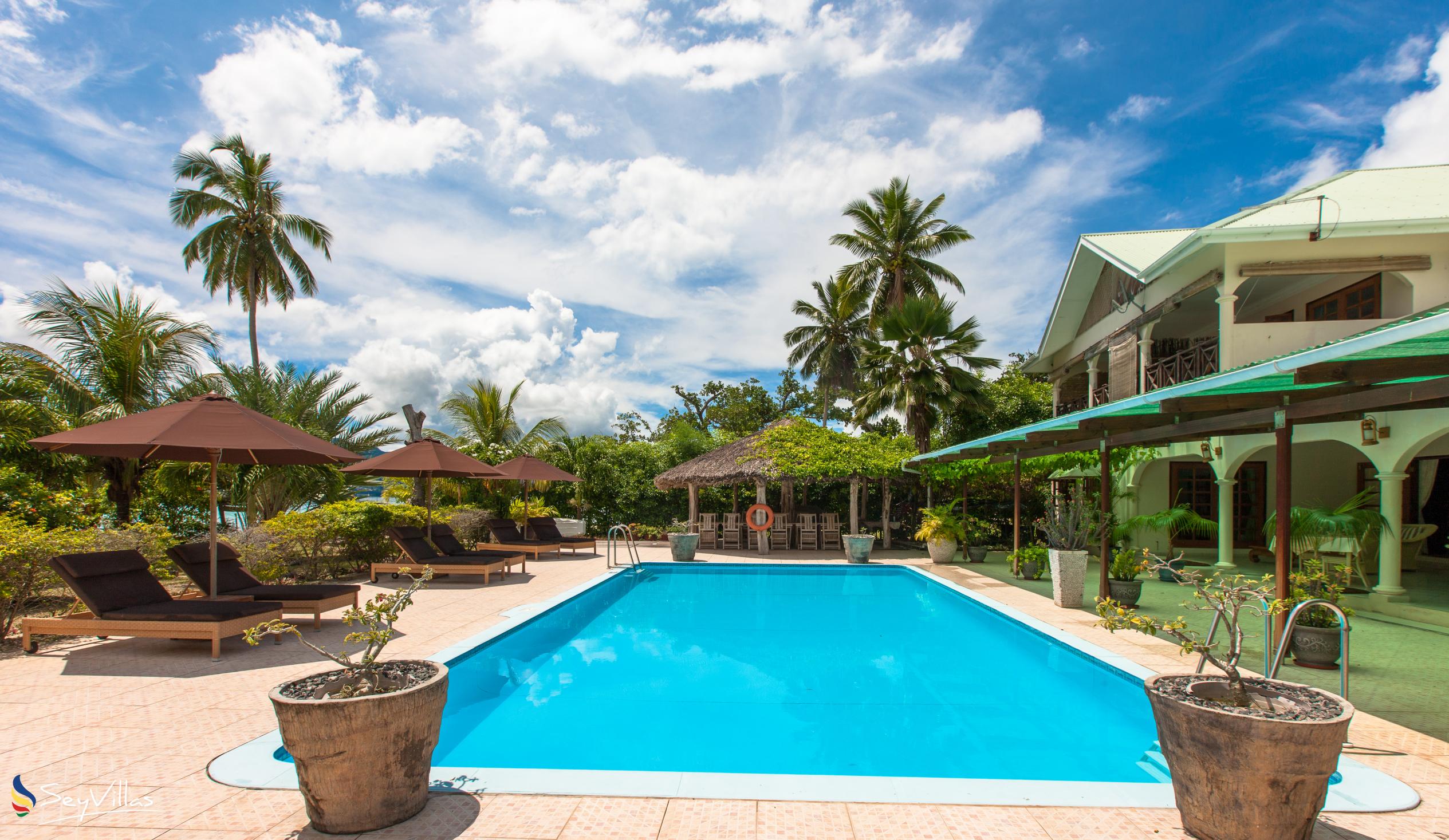 Photo 5: Villa de Cerf - Outdoor area - Cerf Island (Seychelles)