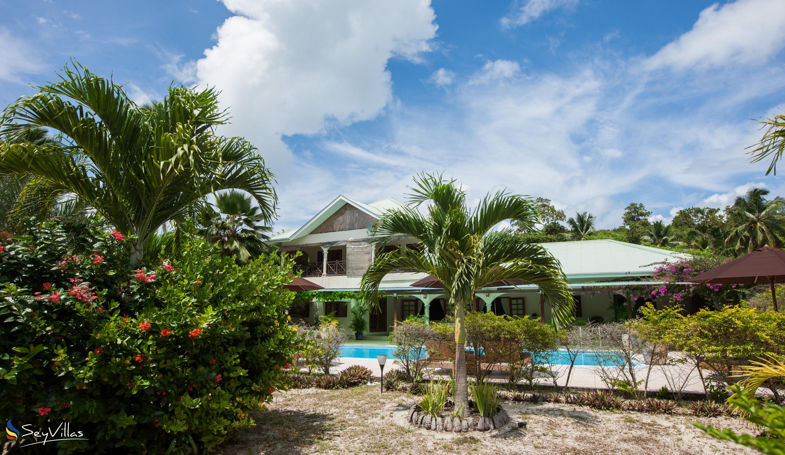 Photo 10: Villa de Cerf - Outdoor area - Cerf Island (Seychelles)