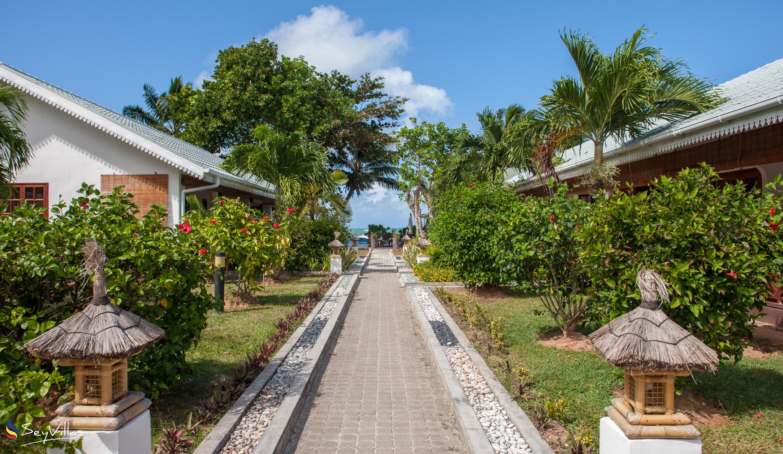 Foto 5: Villas de Mer - Aussenbereich - Praslin (Seychellen)