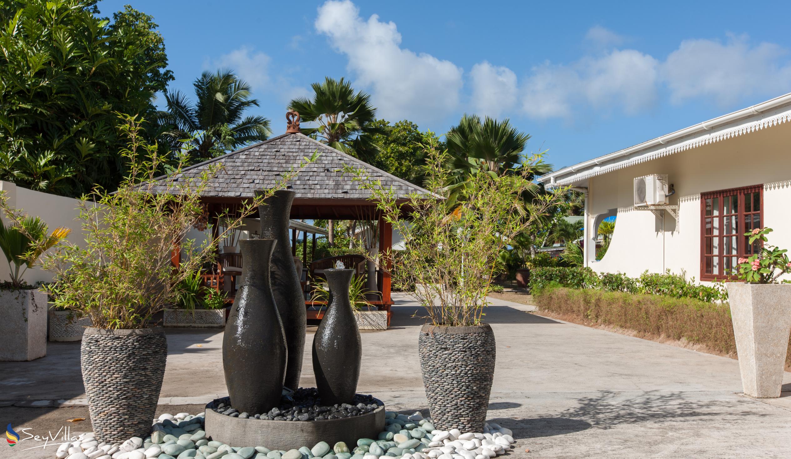 Photo 13: Villas de Mer - Outdoor area - Praslin (Seychelles)