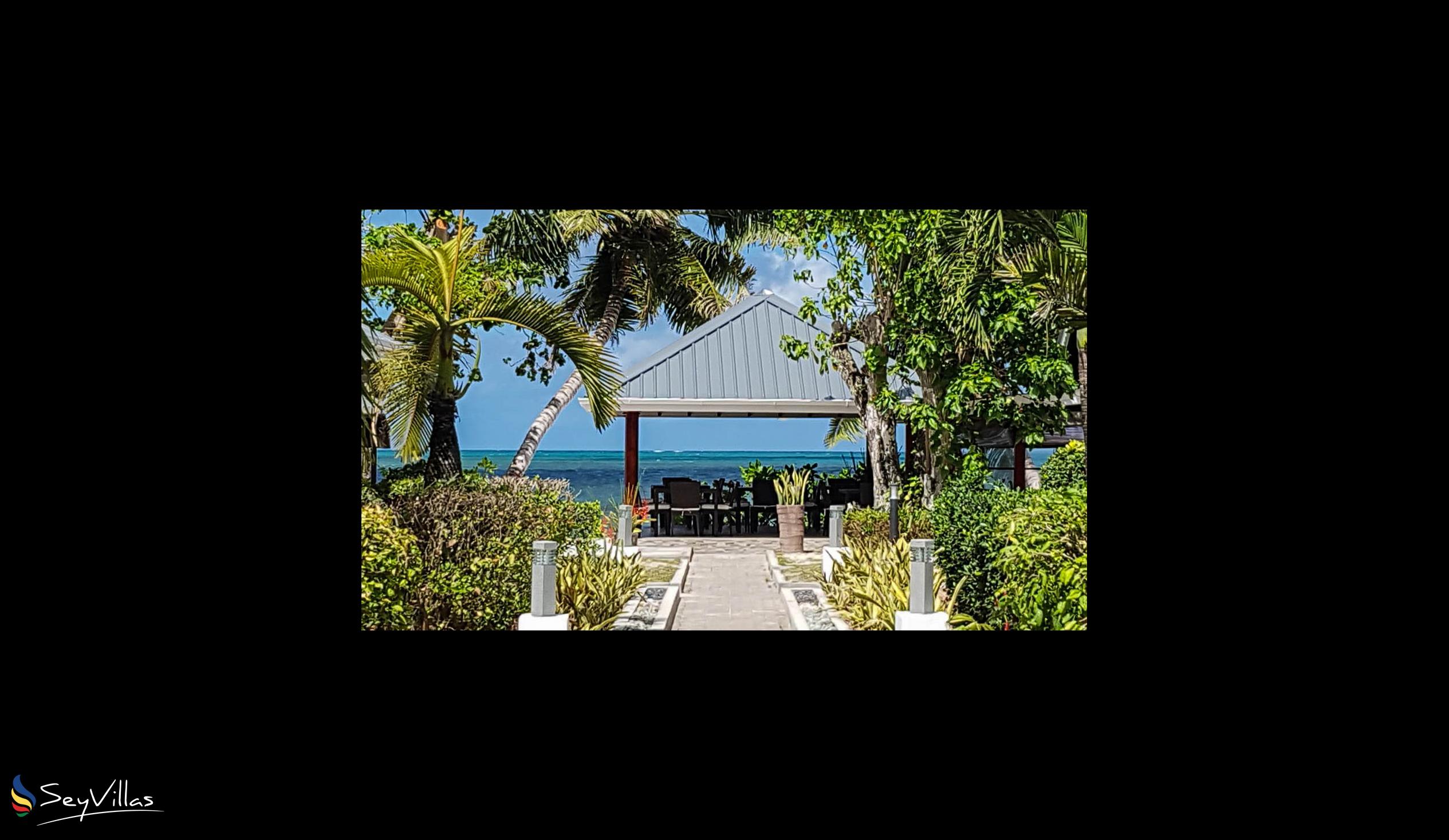 Foto 6: Villas de Mer - Aussenbereich - Praslin (Seychellen)