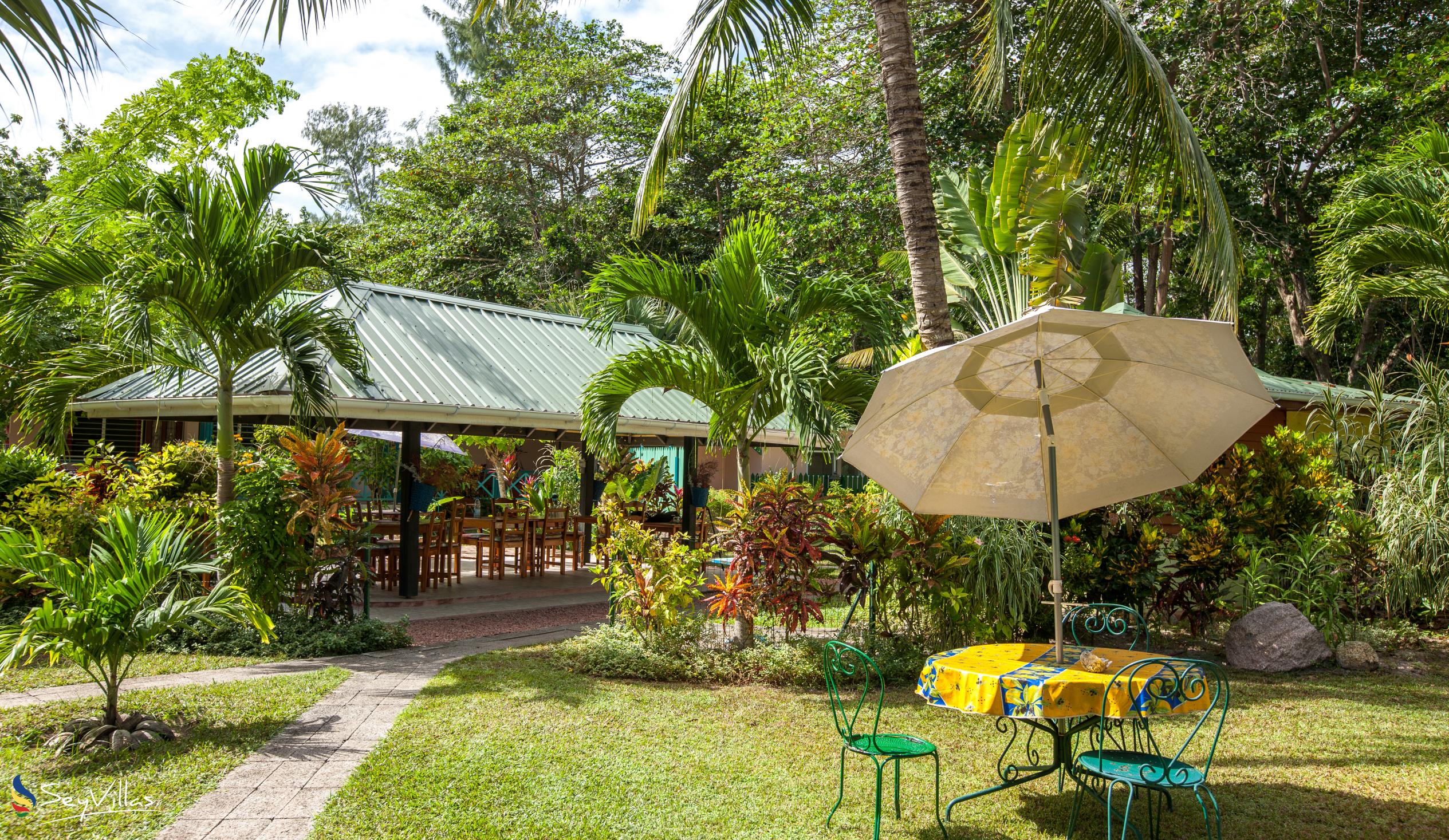 la-diguoise-guesthouse-aussenbereich-la-digue-seychellen-foto-15